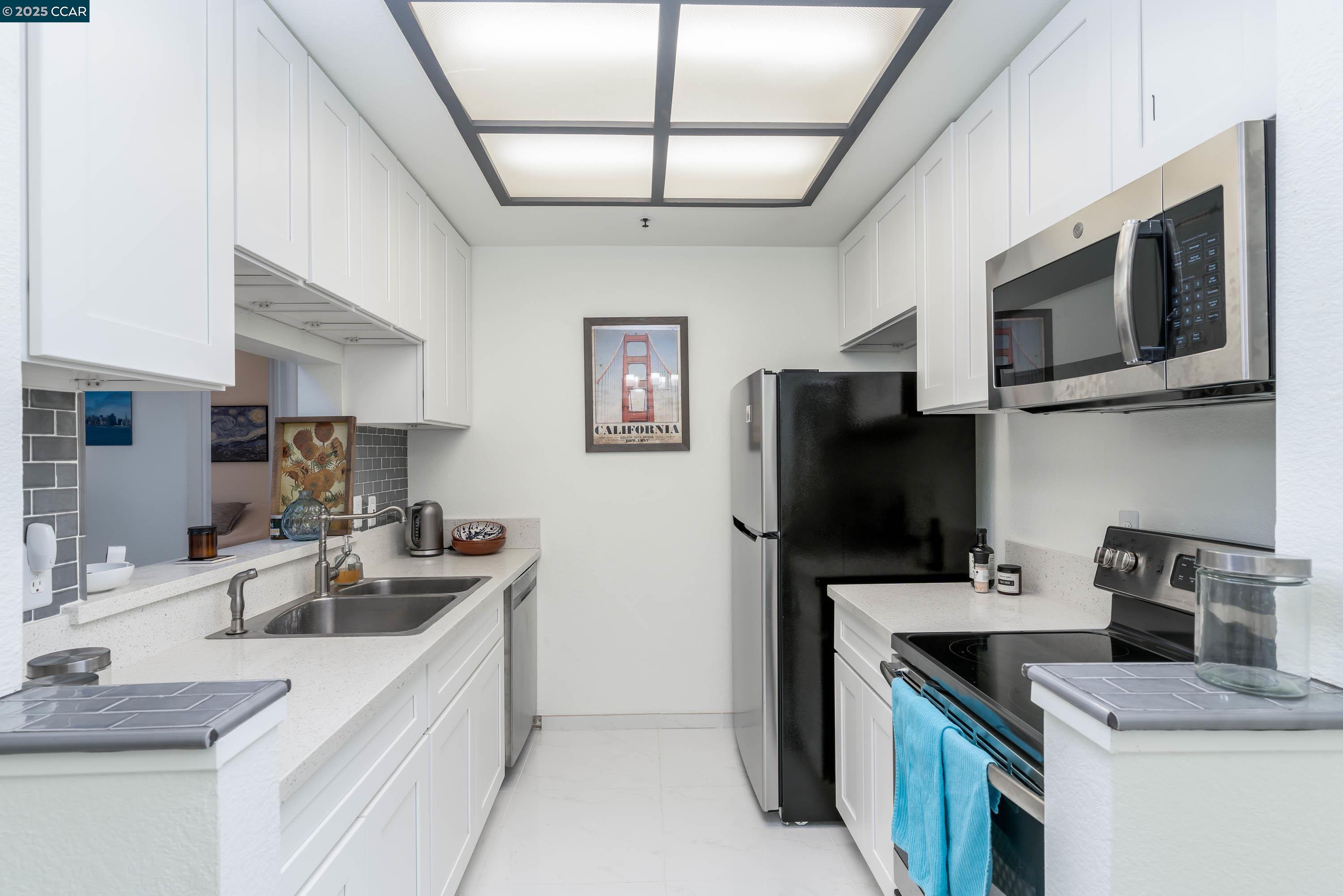 Detail Gallery Image 9 of 40 For 611 Waterford Pl, Pinole,  CA 94564 - 1 Beds | 1 Baths