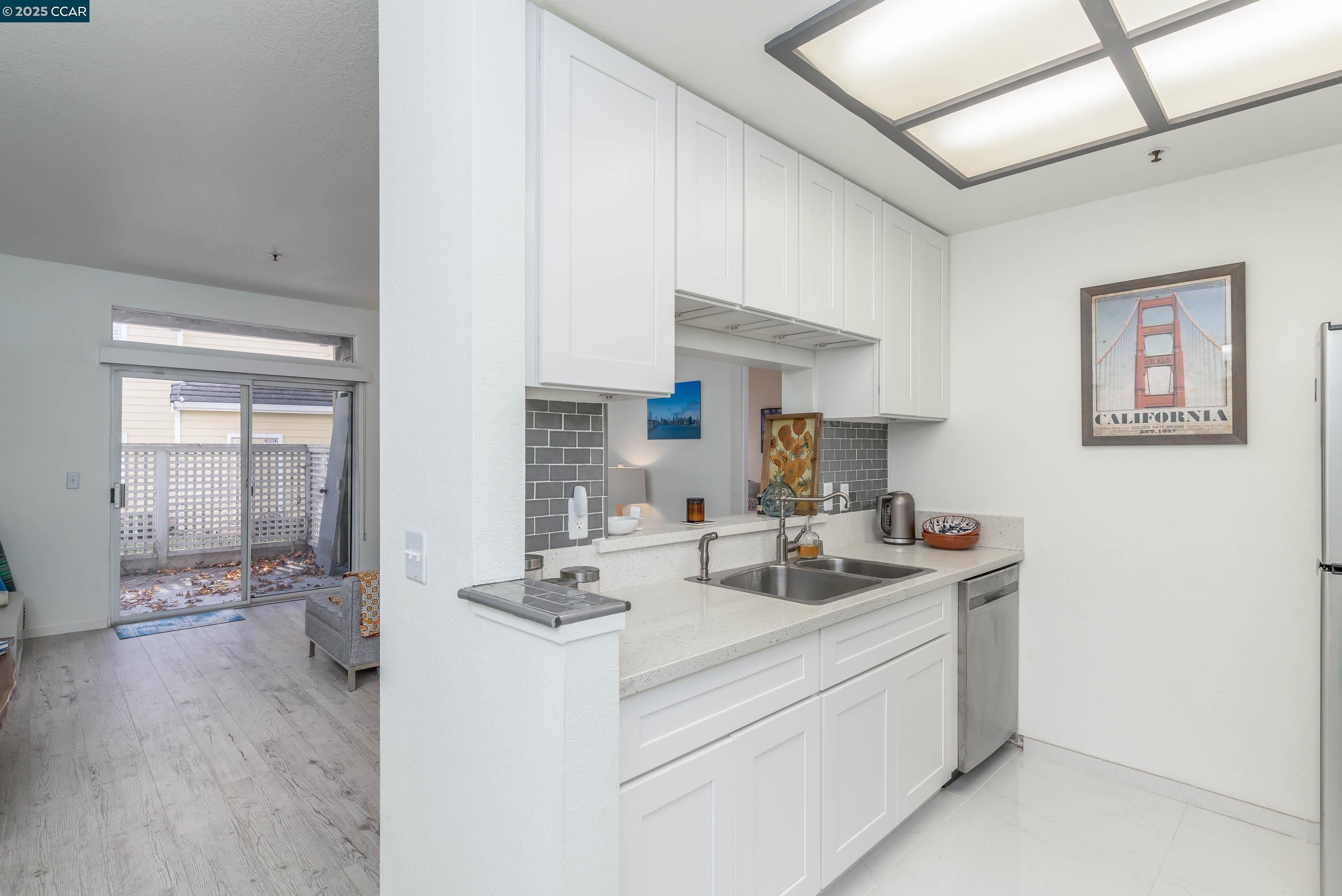 Detail Gallery Image 10 of 40 For 611 Waterford Pl, Pinole,  CA 94564 - 1 Beds | 1 Baths