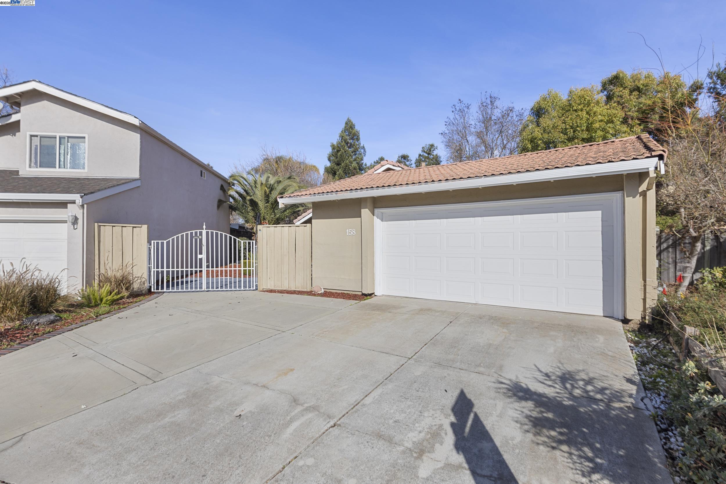 Detail Gallery Image 1 of 39 For 158 Southsun Ct, San Jose,  CA 95138 - 4 Beds | 2 Baths