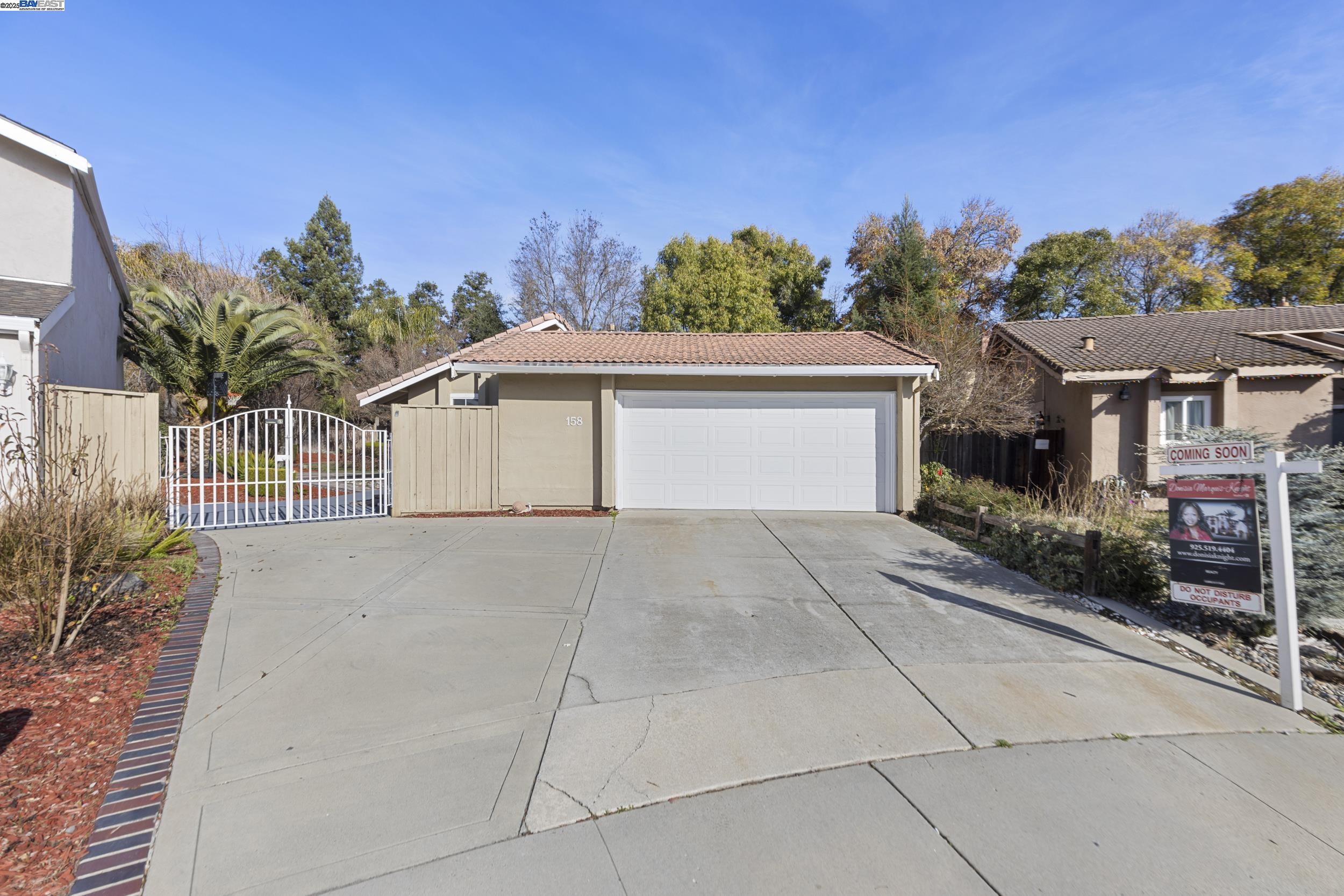 Detail Gallery Image 2 of 39 For 158 Southsun Ct, San Jose,  CA 95138 - 4 Beds | 2 Baths
