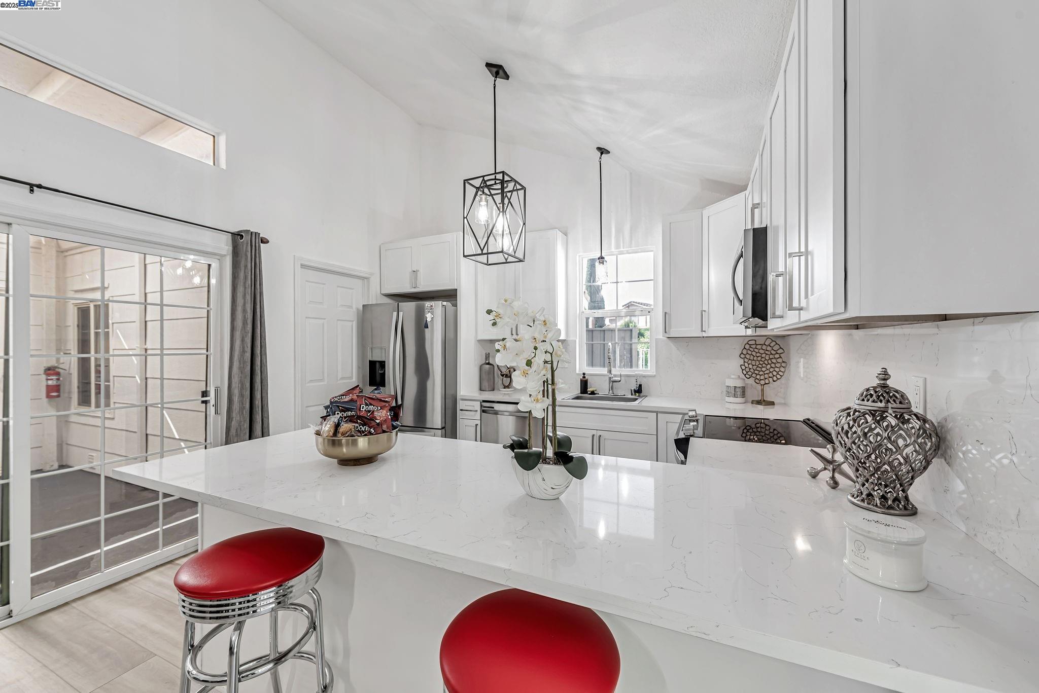Detail Gallery Image 11 of 48 For 158 Southsun Ct, San Jose,  CA 95138 - 4 Beds | 2 Baths