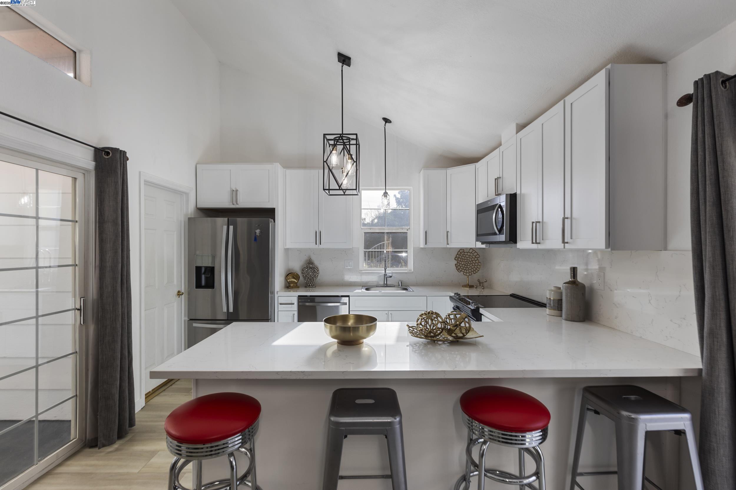 Detail Gallery Image 12 of 39 For 158 Southsun Ct, San Jose,  CA 95138 - 4 Beds | 2 Baths