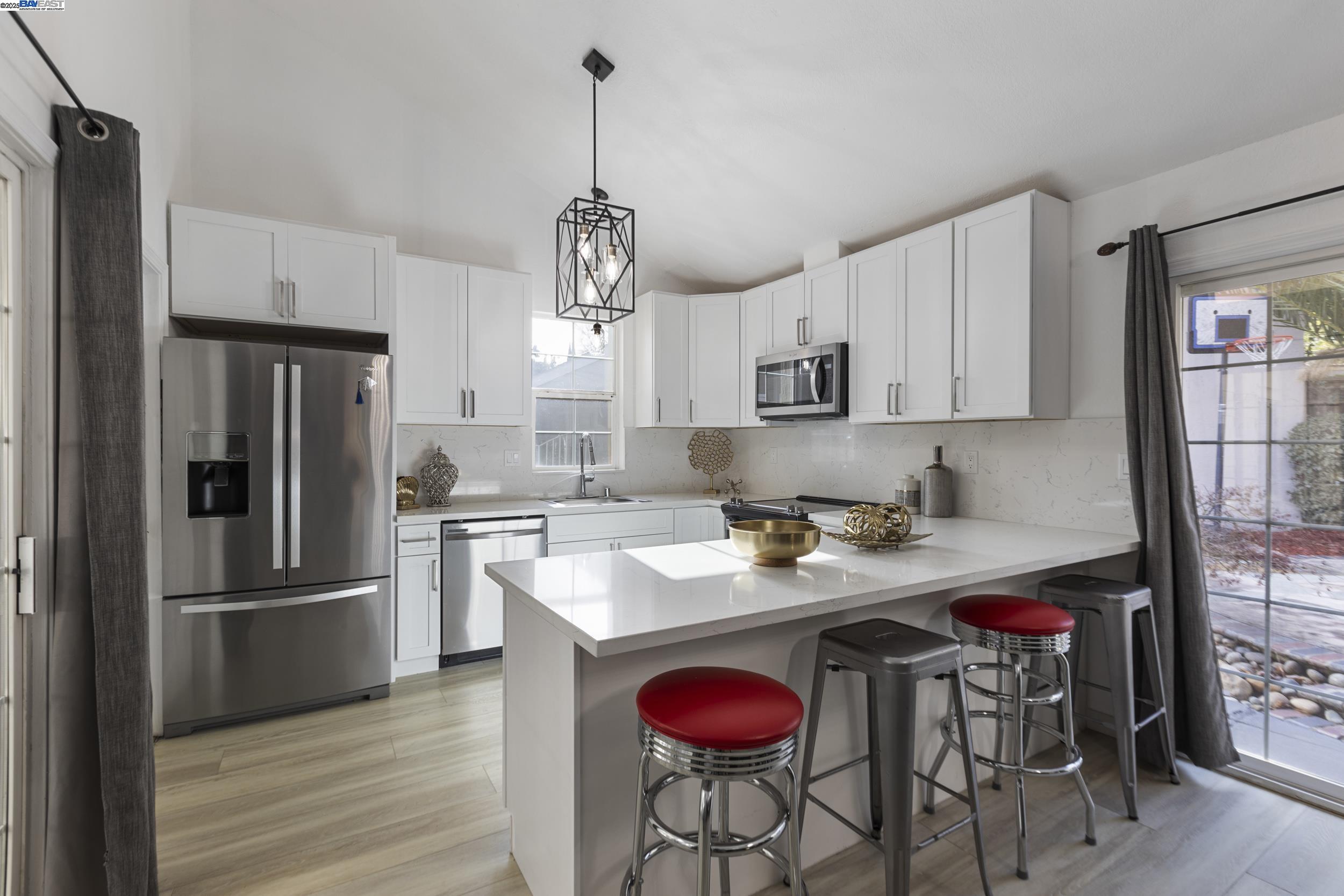 Detail Gallery Image 13 of 39 For 158 Southsun Ct, San Jose,  CA 95138 - 4 Beds | 2 Baths