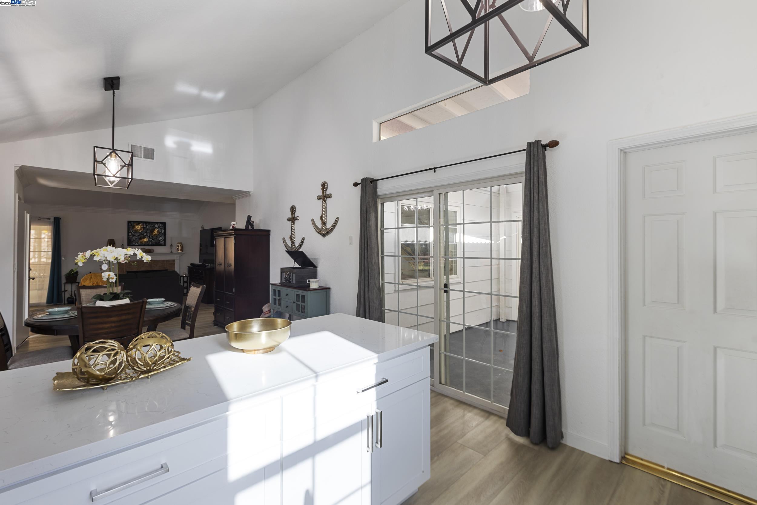 Detail Gallery Image 16 of 39 For 158 Southsun Ct, San Jose,  CA 95138 - 4 Beds | 2 Baths