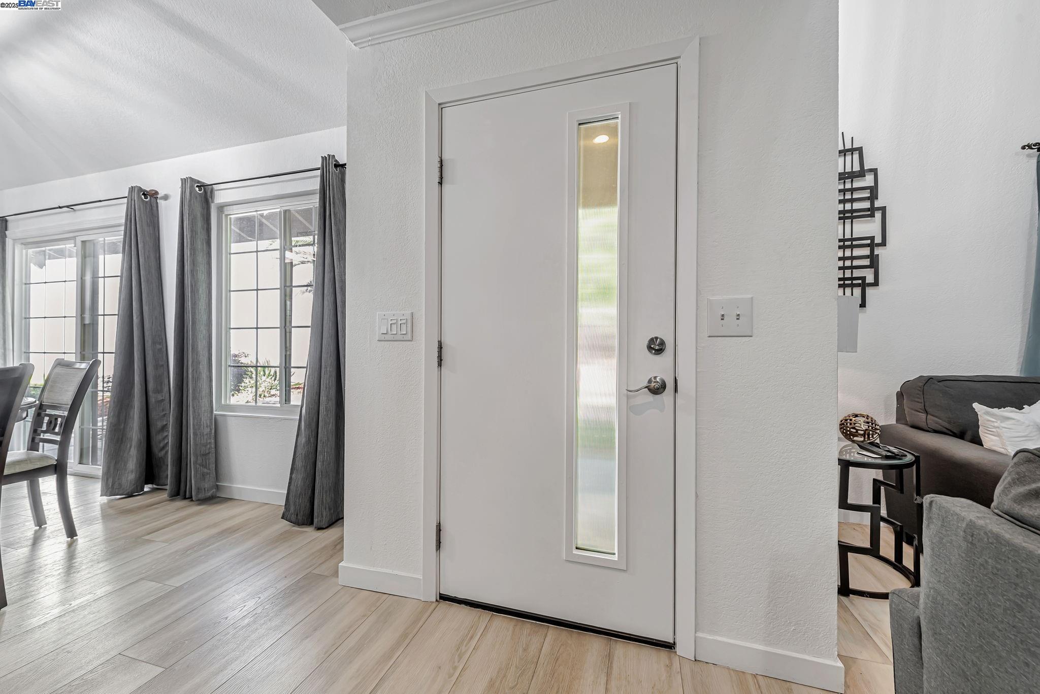 Detail Gallery Image 3 of 48 For 158 Southsun Ct, San Jose,  CA 95138 - 4 Beds | 2 Baths