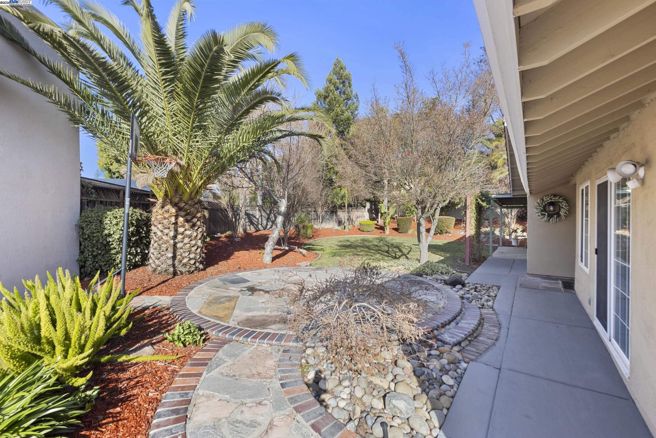 Detail Gallery Image 5 of 39 For 158 Southsun Ct, San Jose,  CA 95138 - 4 Beds | 2 Baths
