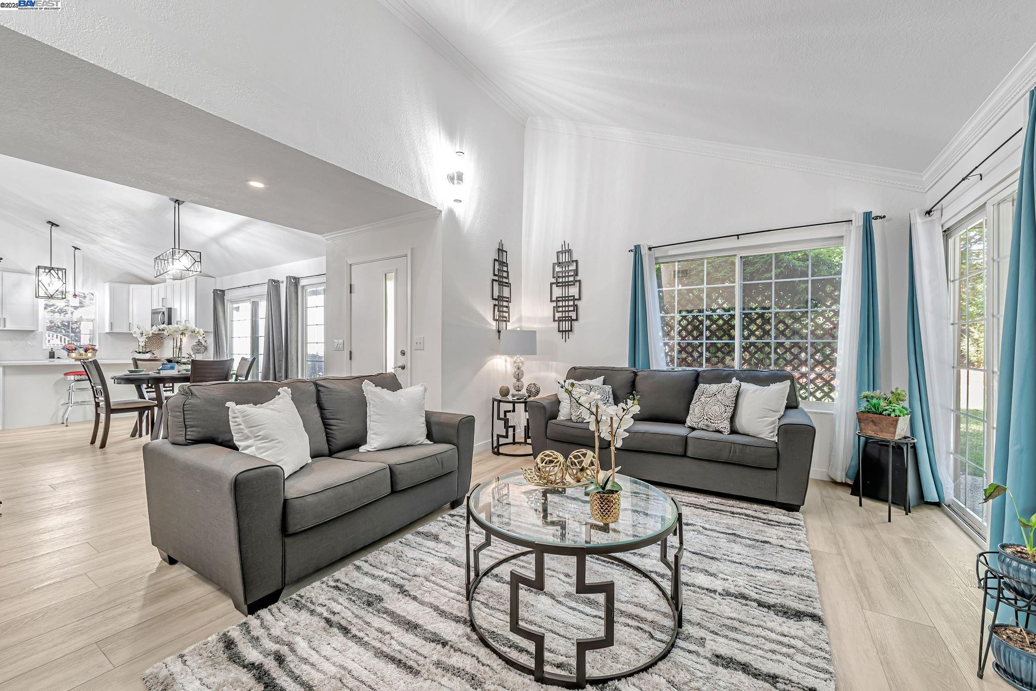 Detail Gallery Image 7 of 48 For 158 Southsun Ct, San Jose,  CA 95138 - 4 Beds | 2 Baths