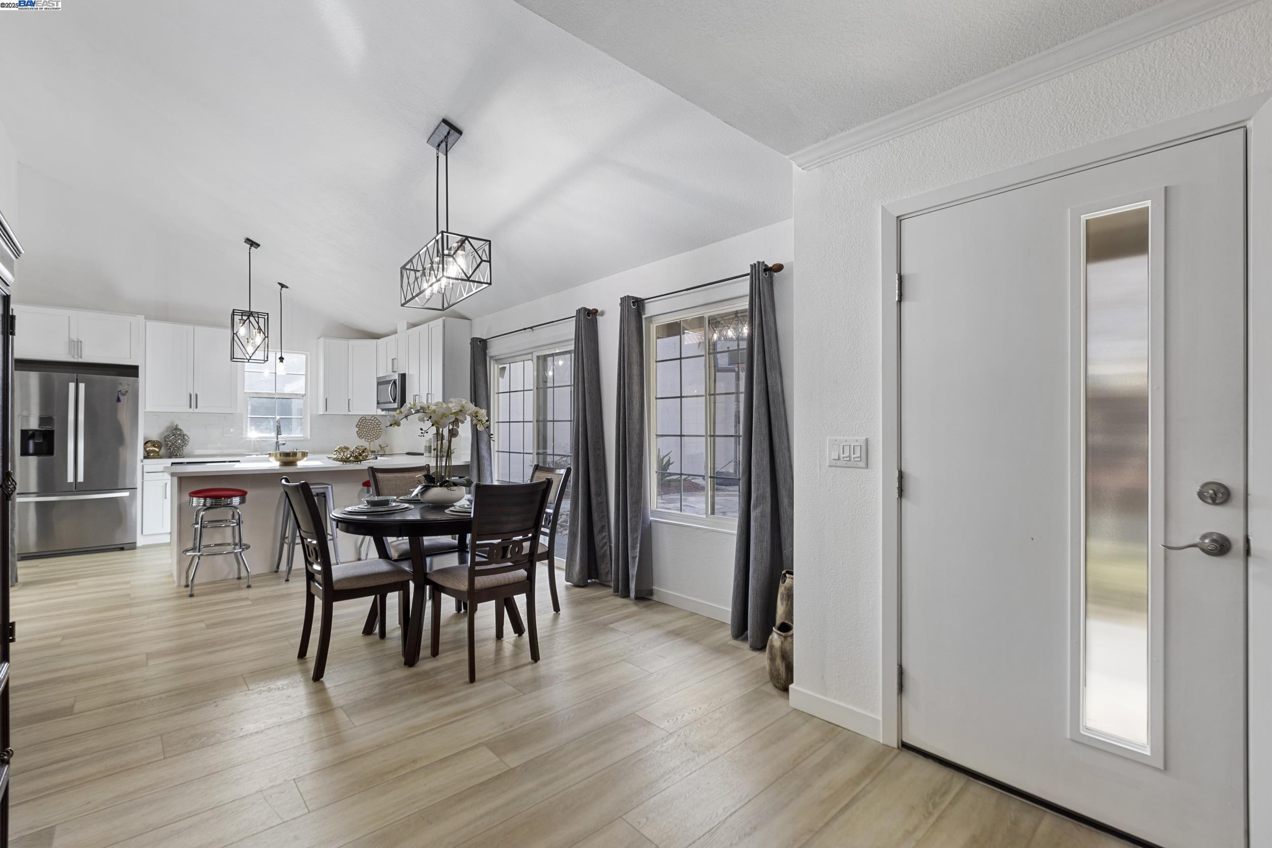 Detail Gallery Image 8 of 39 For 158 Southsun Ct, San Jose,  CA 95138 - 4 Beds | 2 Baths