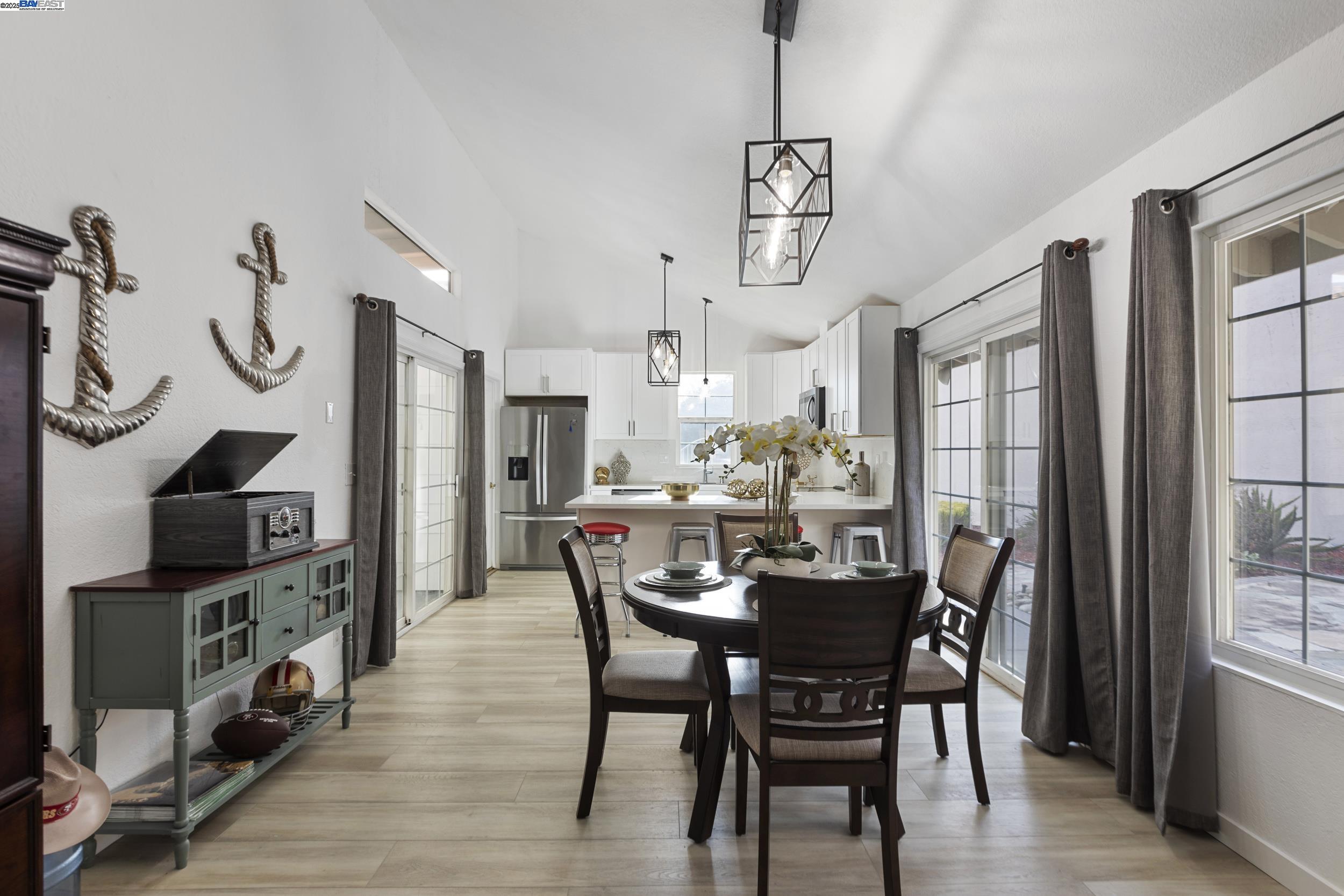 Detail Gallery Image 9 of 39 For 158 Southsun Ct, San Jose,  CA 95138 - 4 Beds | 2 Baths