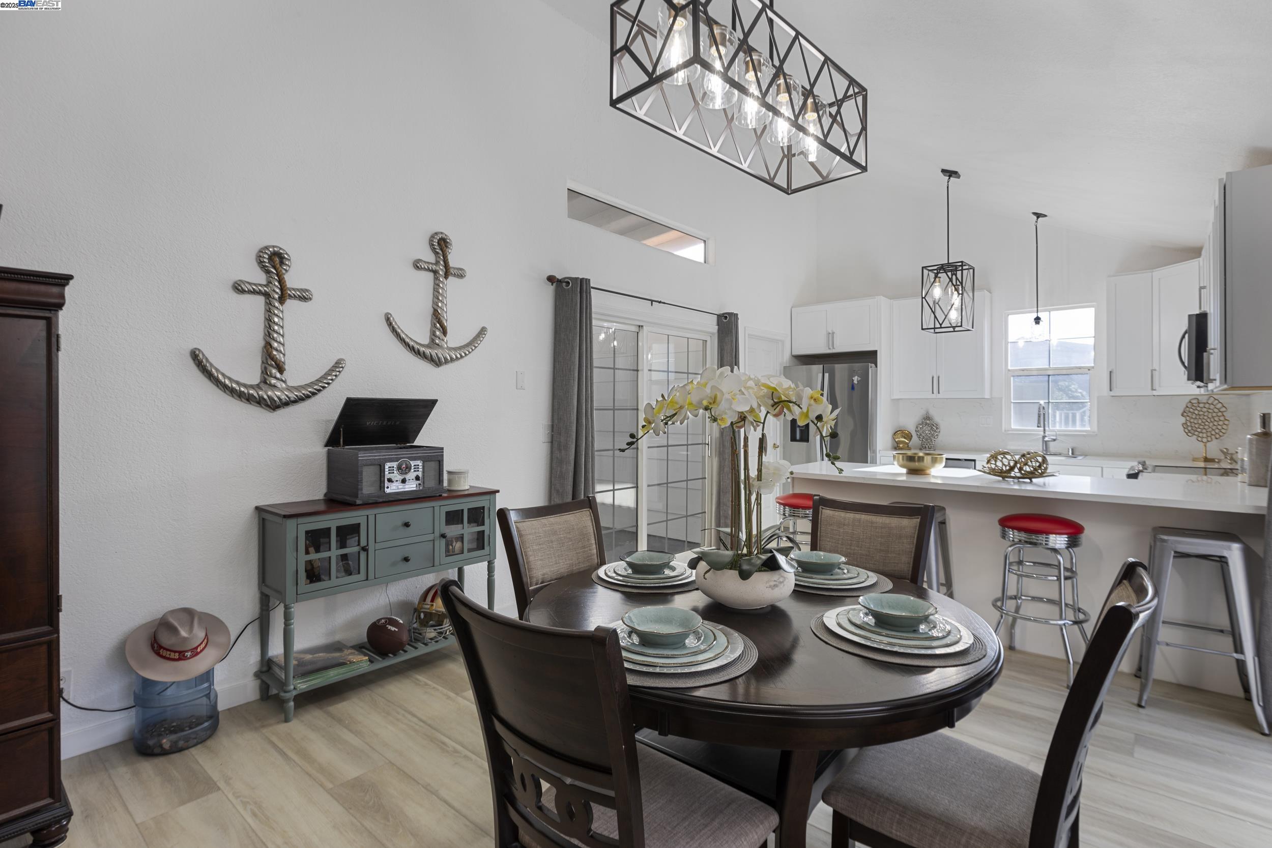 Detail Gallery Image 10 of 39 For 158 Southsun Ct, San Jose,  CA 95138 - 4 Beds | 2 Baths