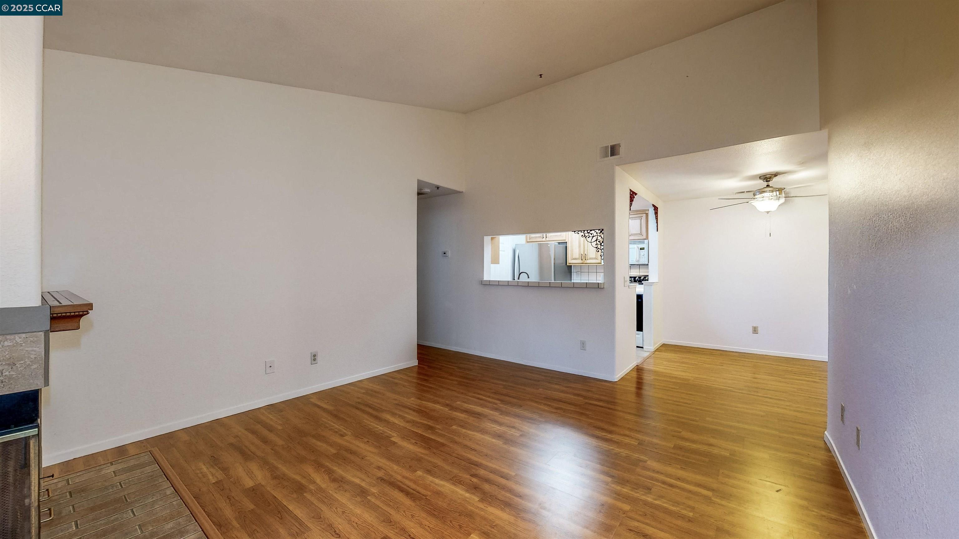 Detail Gallery Image 11 of 39 For 714 Waterford Pl, Pinole,  CA 94564 - 2 Beds | 2 Baths