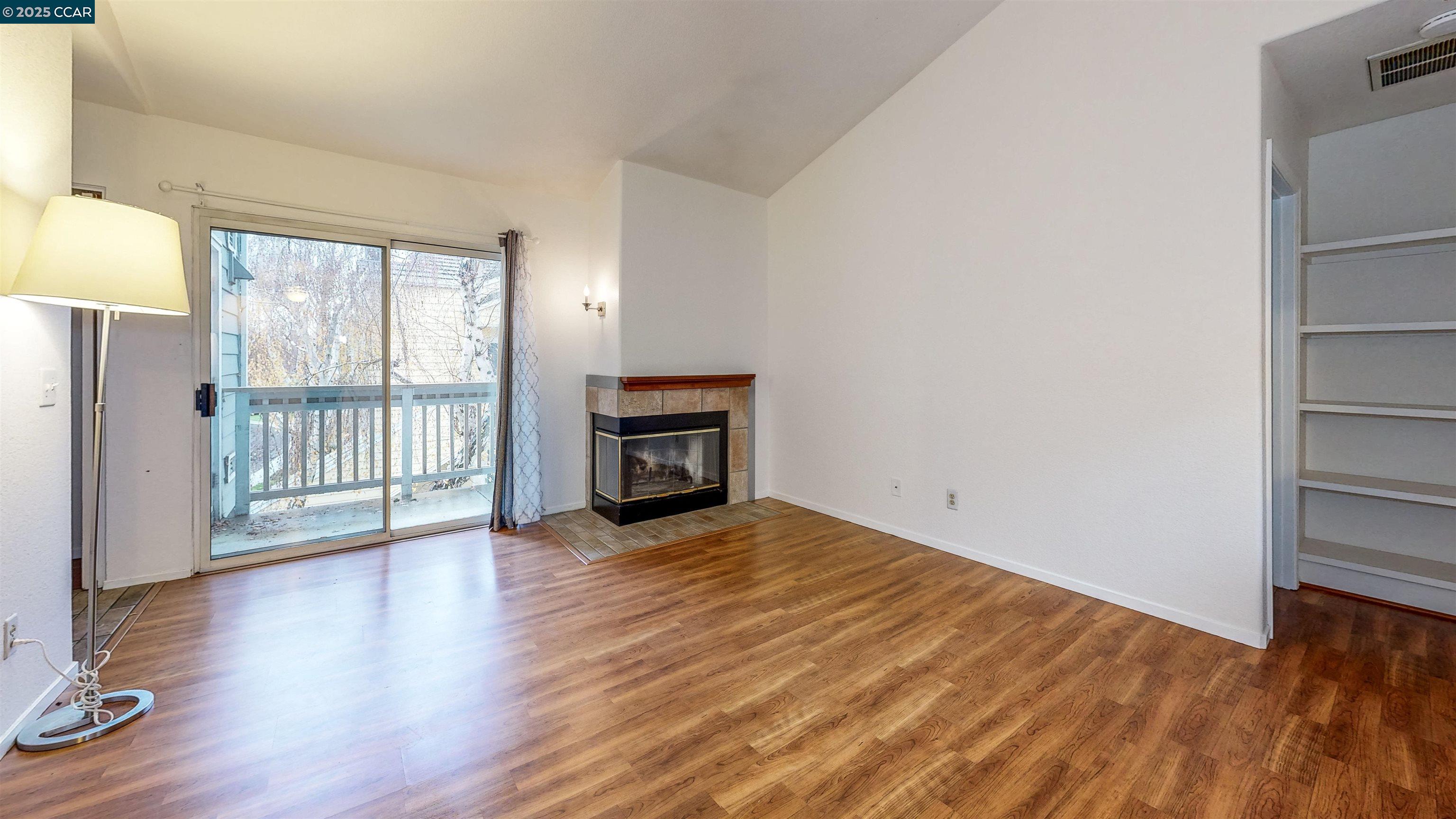 Detail Gallery Image 12 of 39 For 714 Waterford Pl, Pinole,  CA 94564 - 2 Beds | 2 Baths
