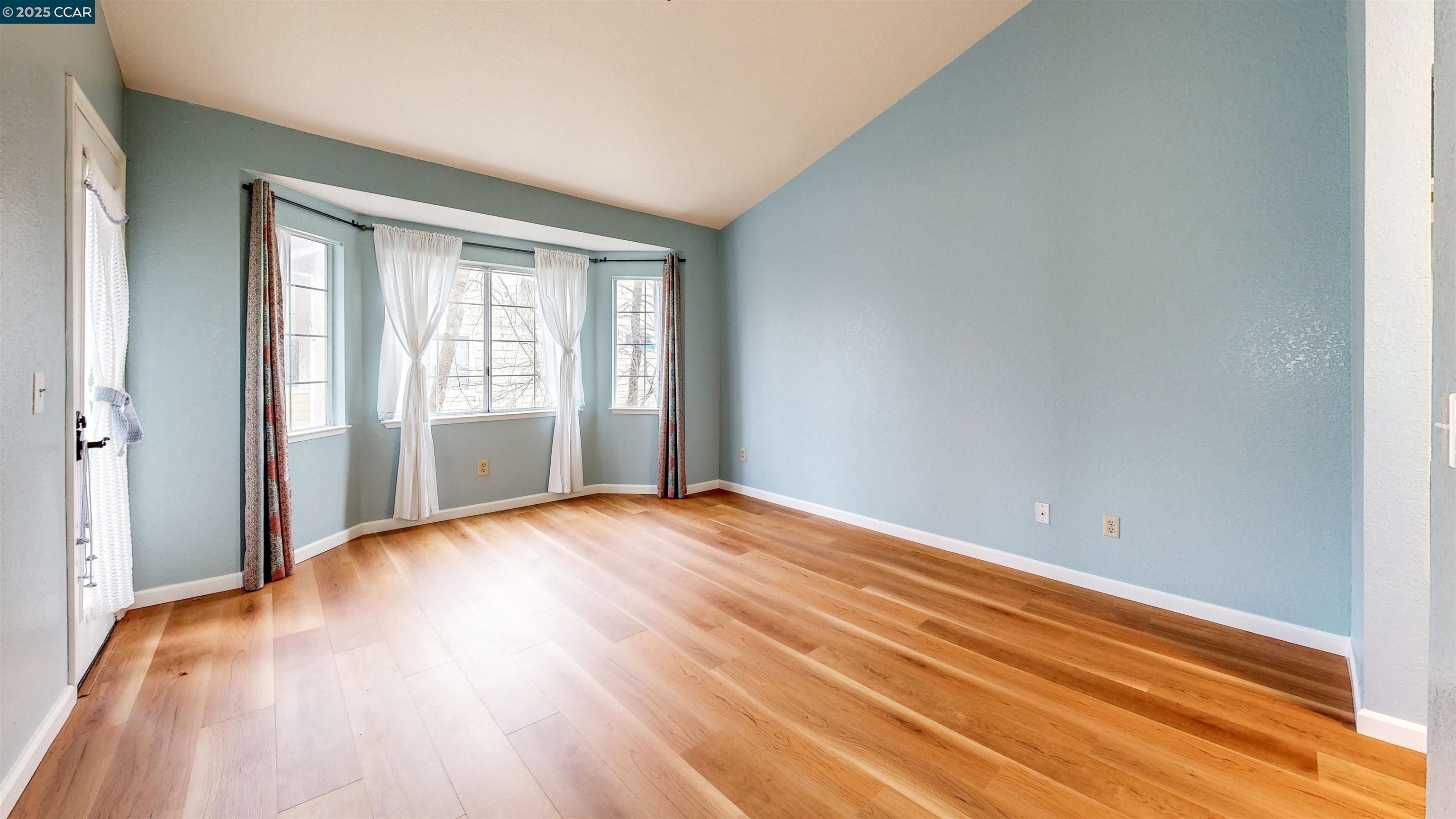 Detail Gallery Image 20 of 39 For 714 Waterford Pl, Pinole,  CA 94564 - 2 Beds | 2 Baths