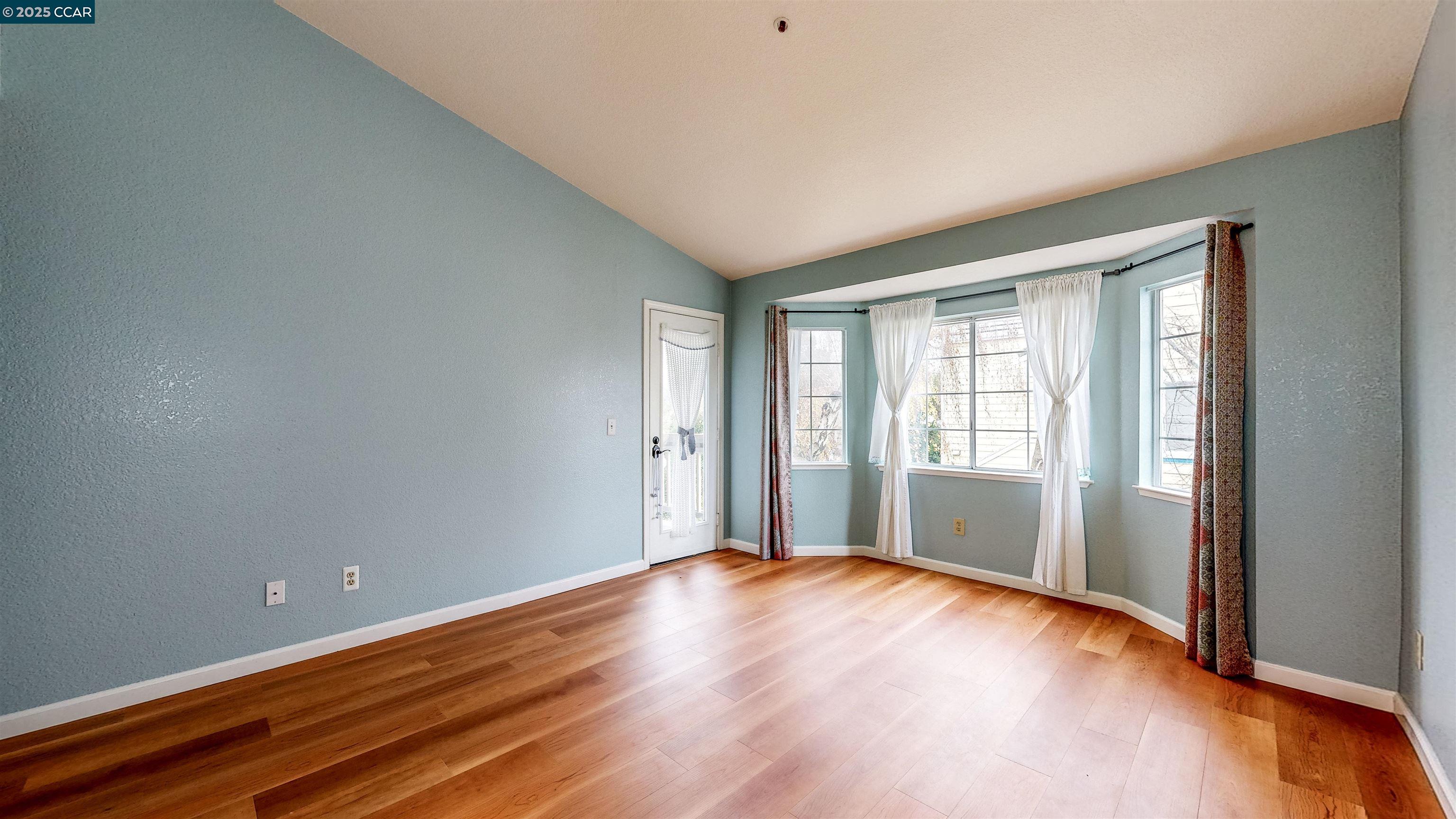 Detail Gallery Image 21 of 39 For 714 Waterford Pl, Pinole,  CA 94564 - 2 Beds | 2 Baths