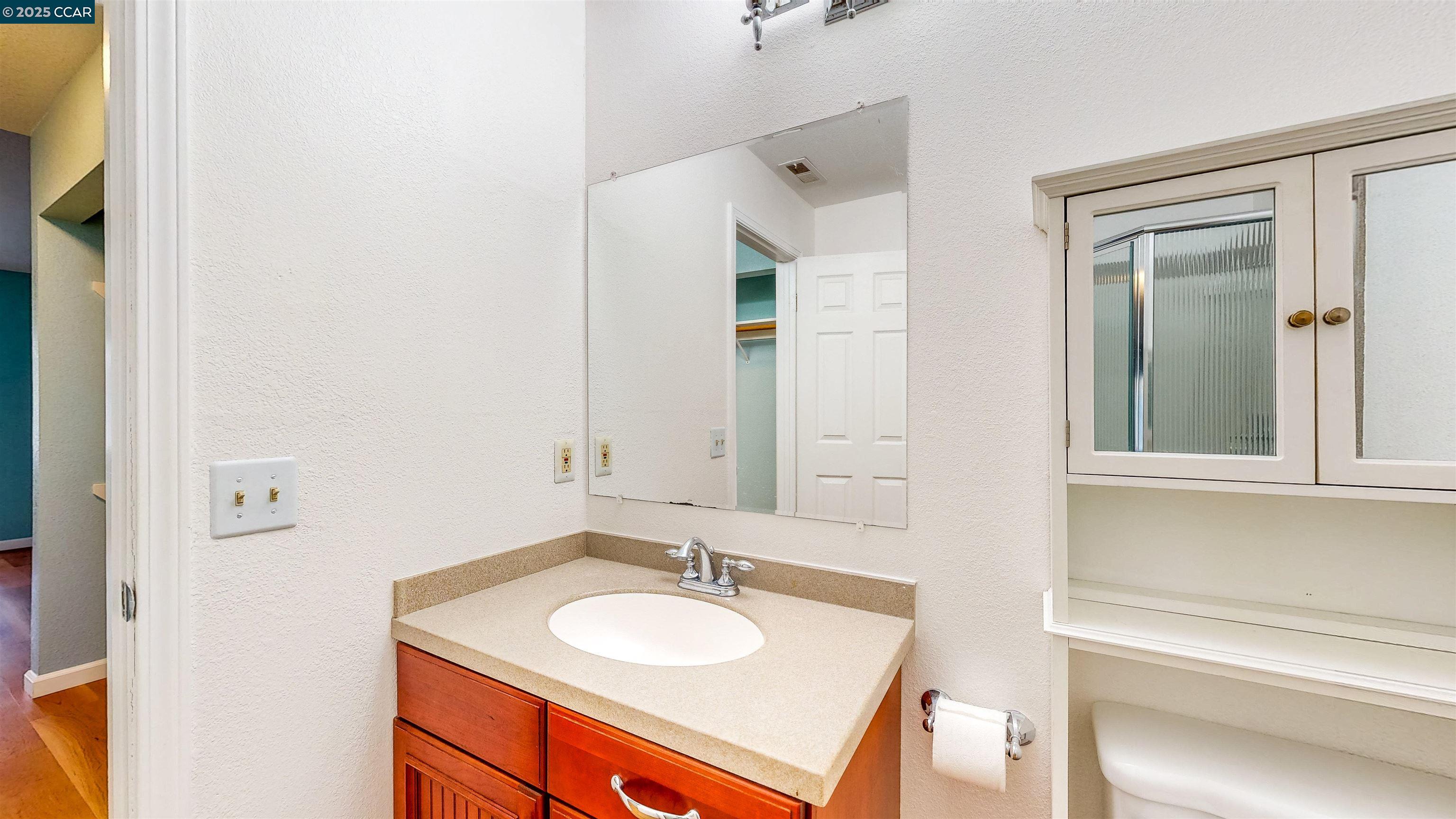 Detail Gallery Image 27 of 39 For 714 Waterford Pl, Pinole,  CA 94564 - 2 Beds | 2 Baths