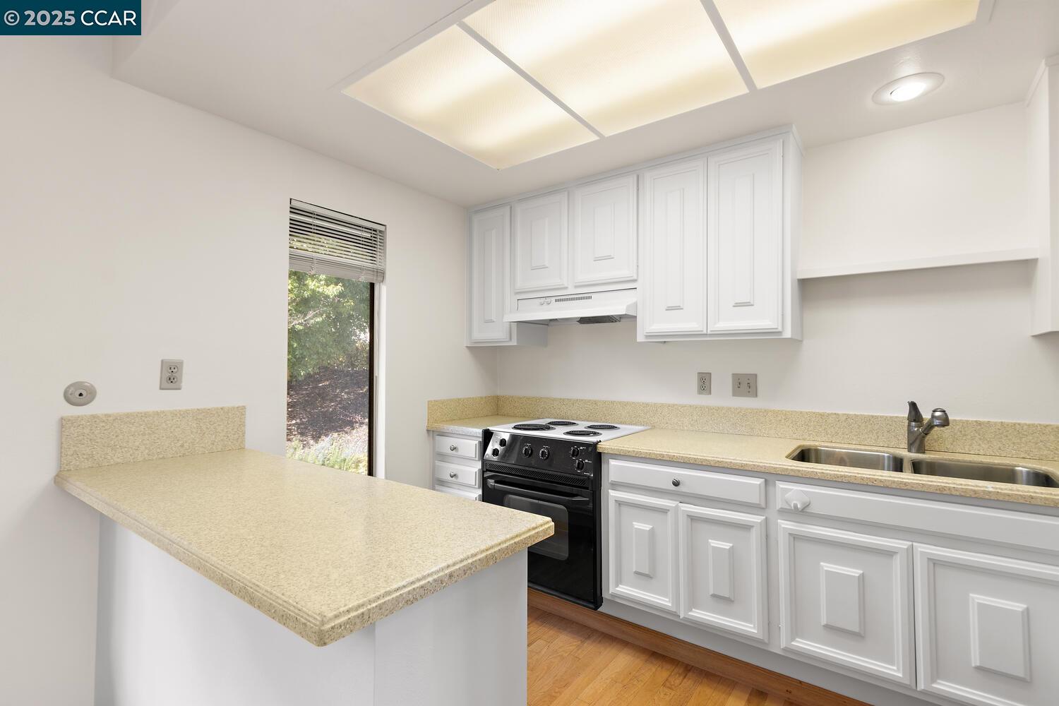 Photo #4: 41081636 Listing: Photo #4