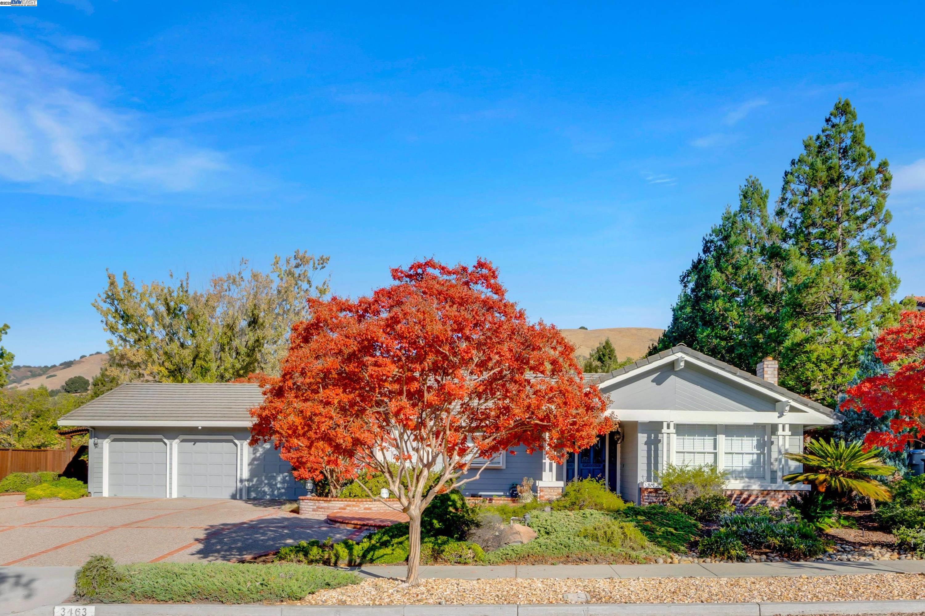 Detail Gallery Image 2 of 60 For 3463 Meadowlands Ln, San Jose,  CA 95135 - 4 Beds | 2 Baths