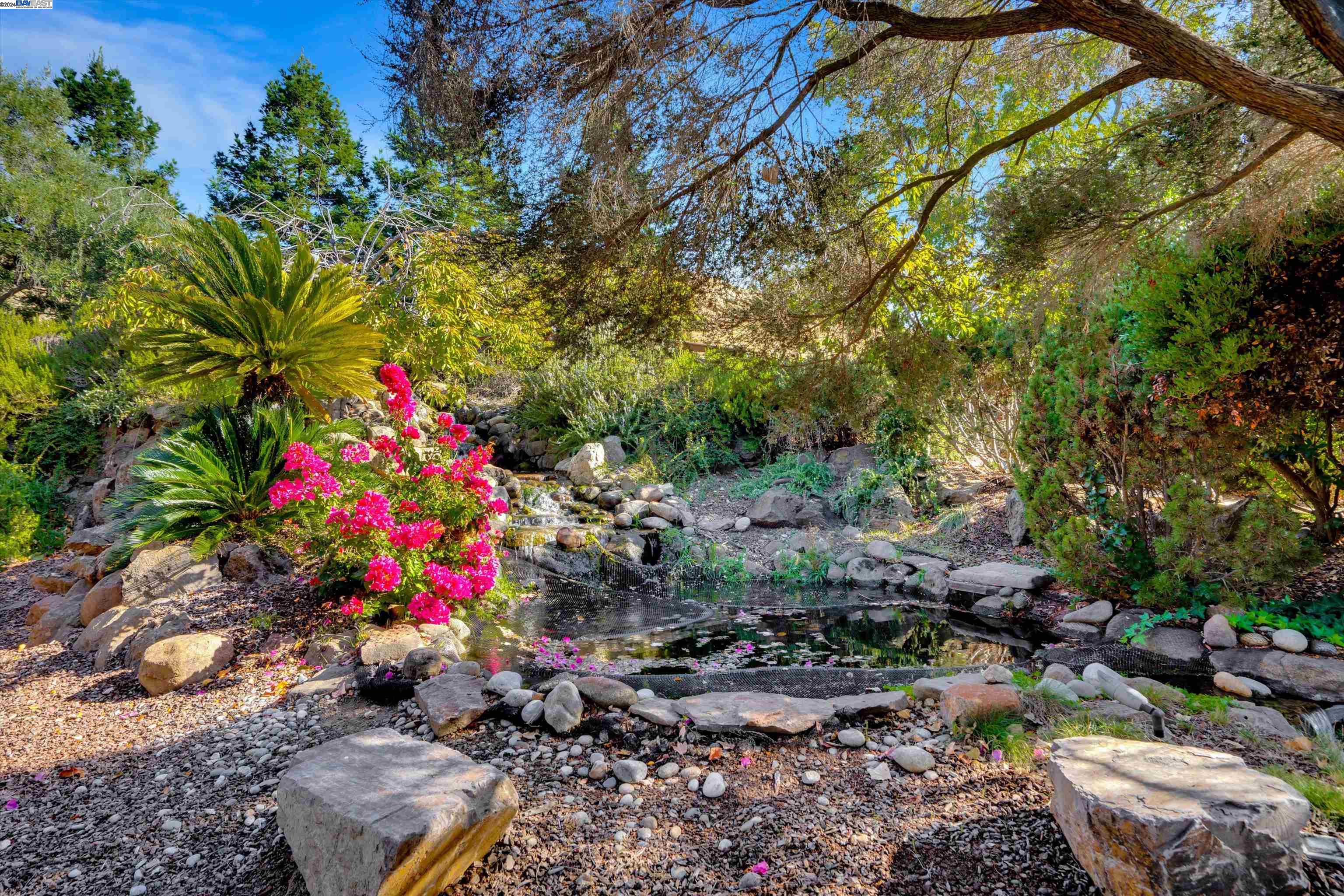 Detail Gallery Image 12 of 60 For 3463 Meadowlands Ln, San Jose,  CA 95135 - 4 Beds | 2 Baths