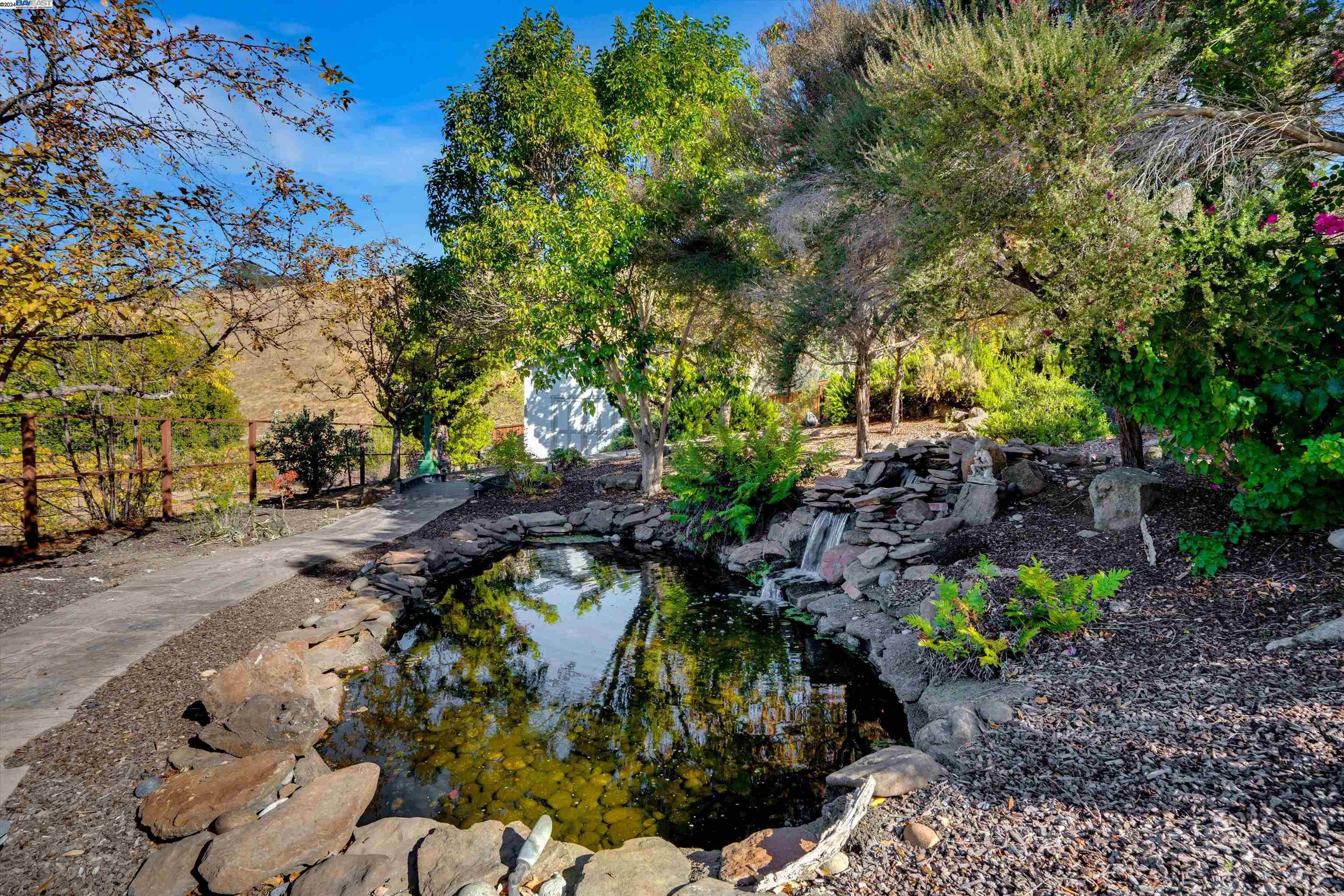 Detail Gallery Image 13 of 60 For 3463 Meadowlands Ln, San Jose,  CA 95135 - 4 Beds | 2 Baths