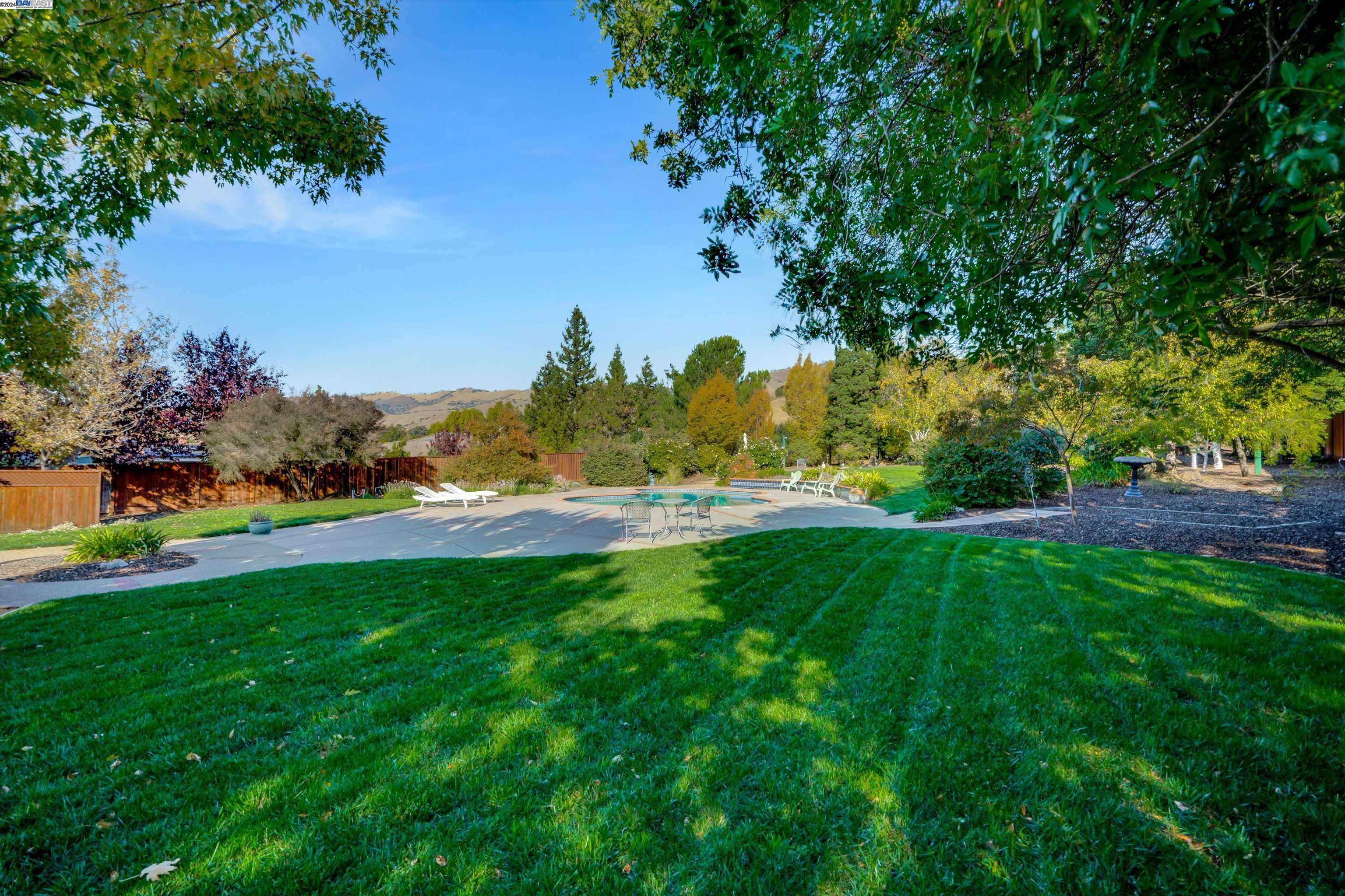 Detail Gallery Image 14 of 60 For 3463 Meadowlands Ln, San Jose,  CA 95135 - 4 Beds | 2 Baths