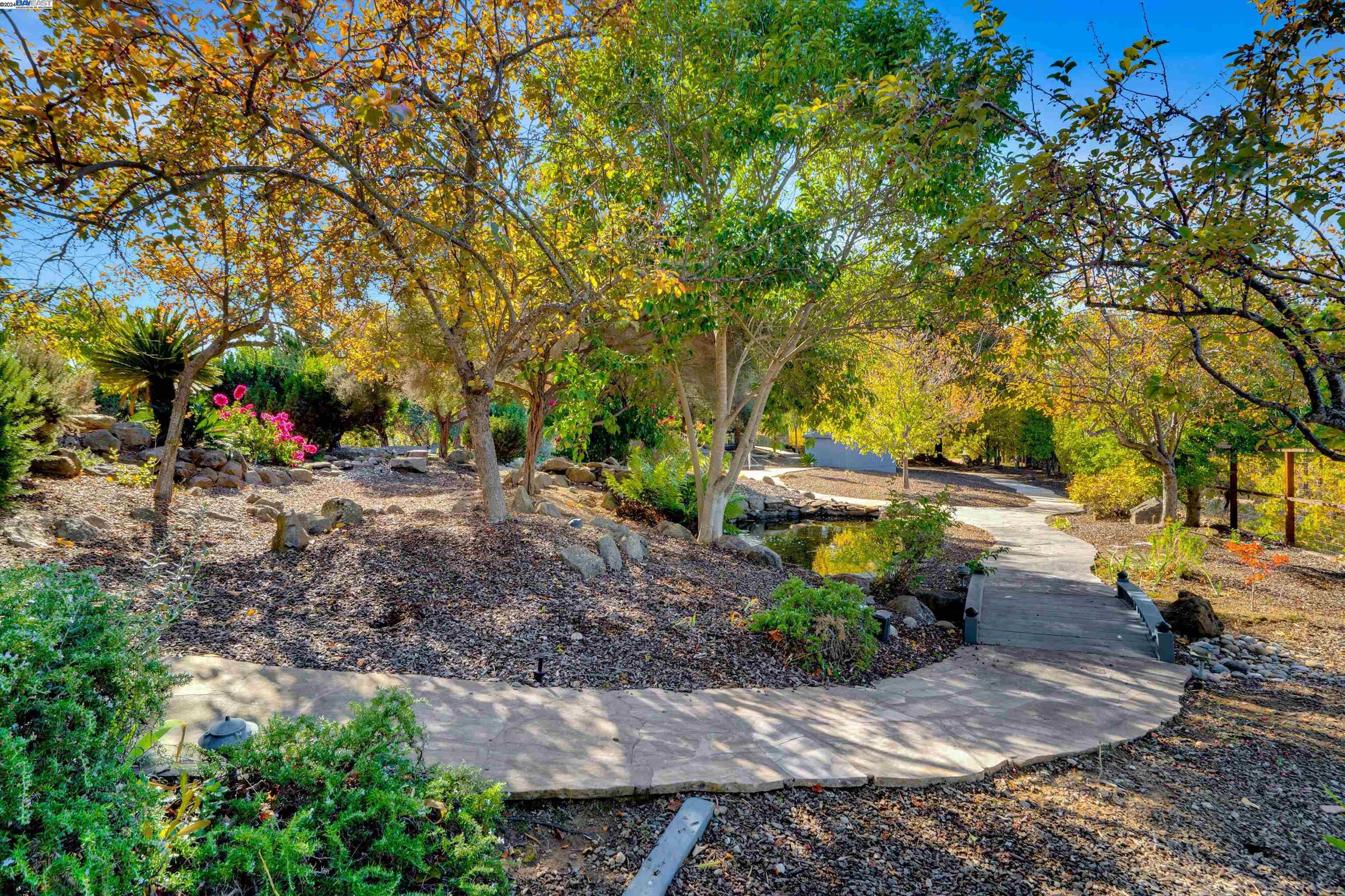 Detail Gallery Image 17 of 60 For 3463 Meadowlands Ln, San Jose,  CA 95135 - 4 Beds | 2 Baths