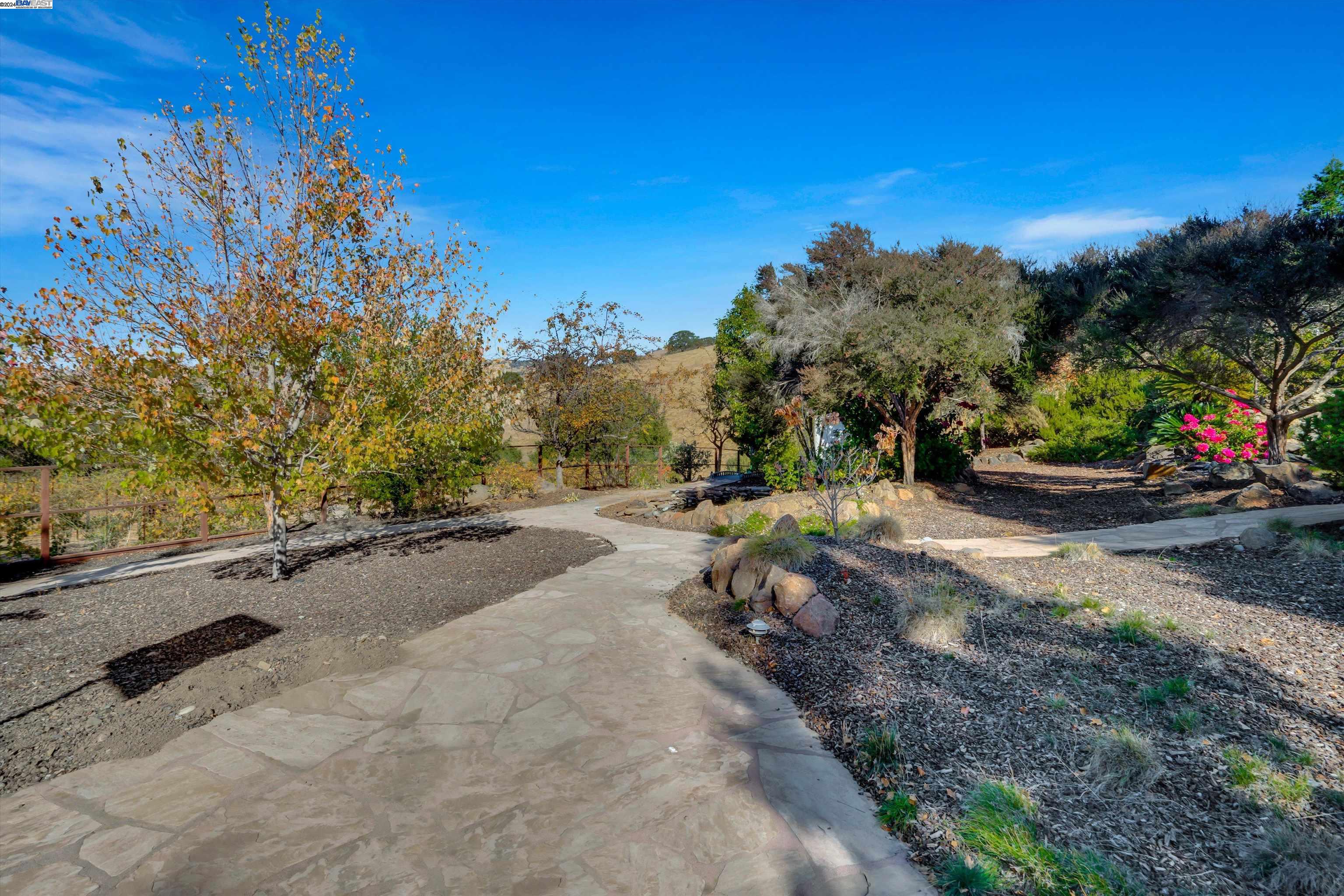 Detail Gallery Image 23 of 60 For 3463 Meadowlands Ln, San Jose,  CA 95135 - 4 Beds | 2 Baths