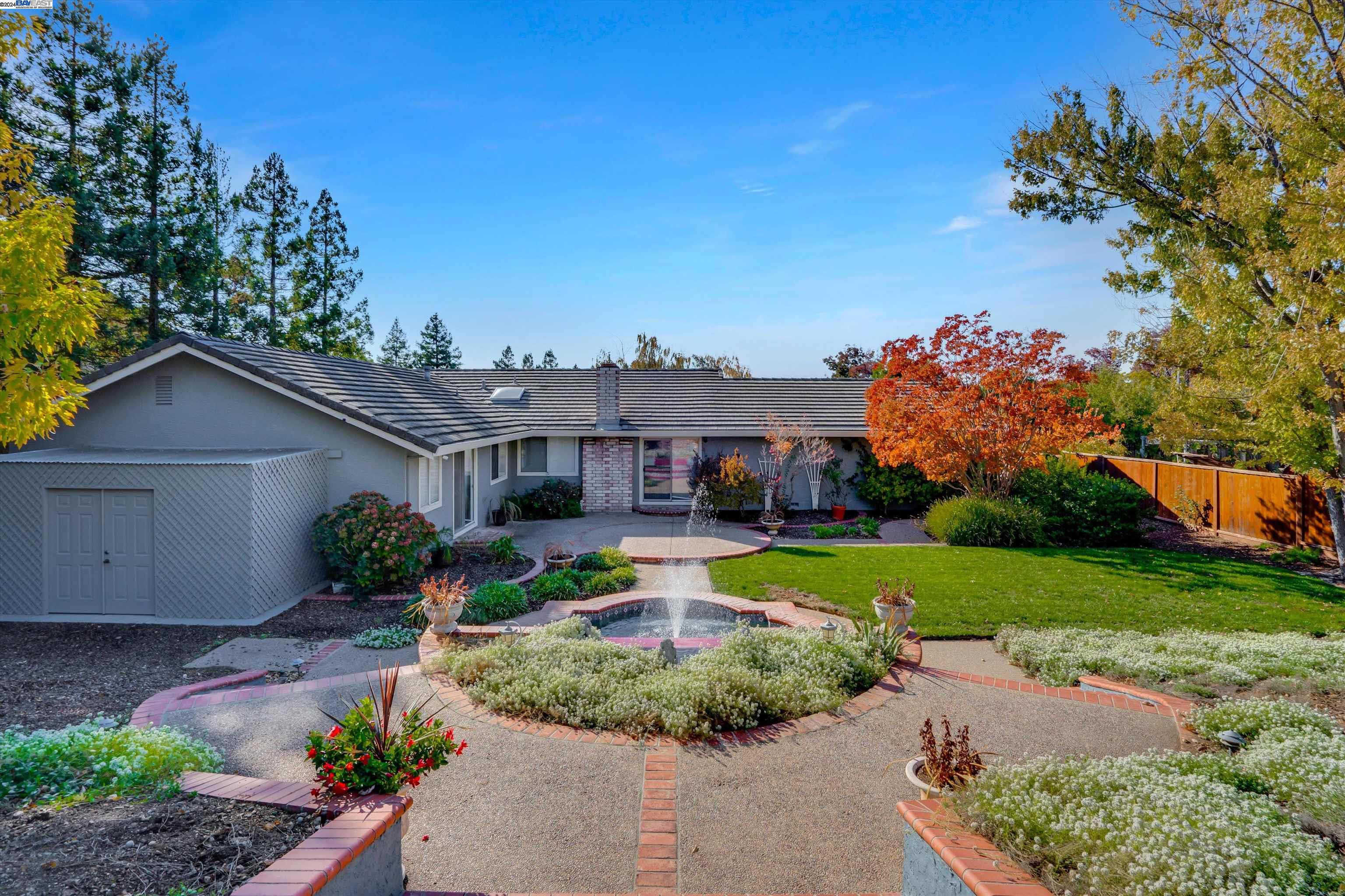 Detail Gallery Image 5 of 60 For 3463 Meadowlands Ln, San Jose,  CA 95135 - 4 Beds | 2 Baths