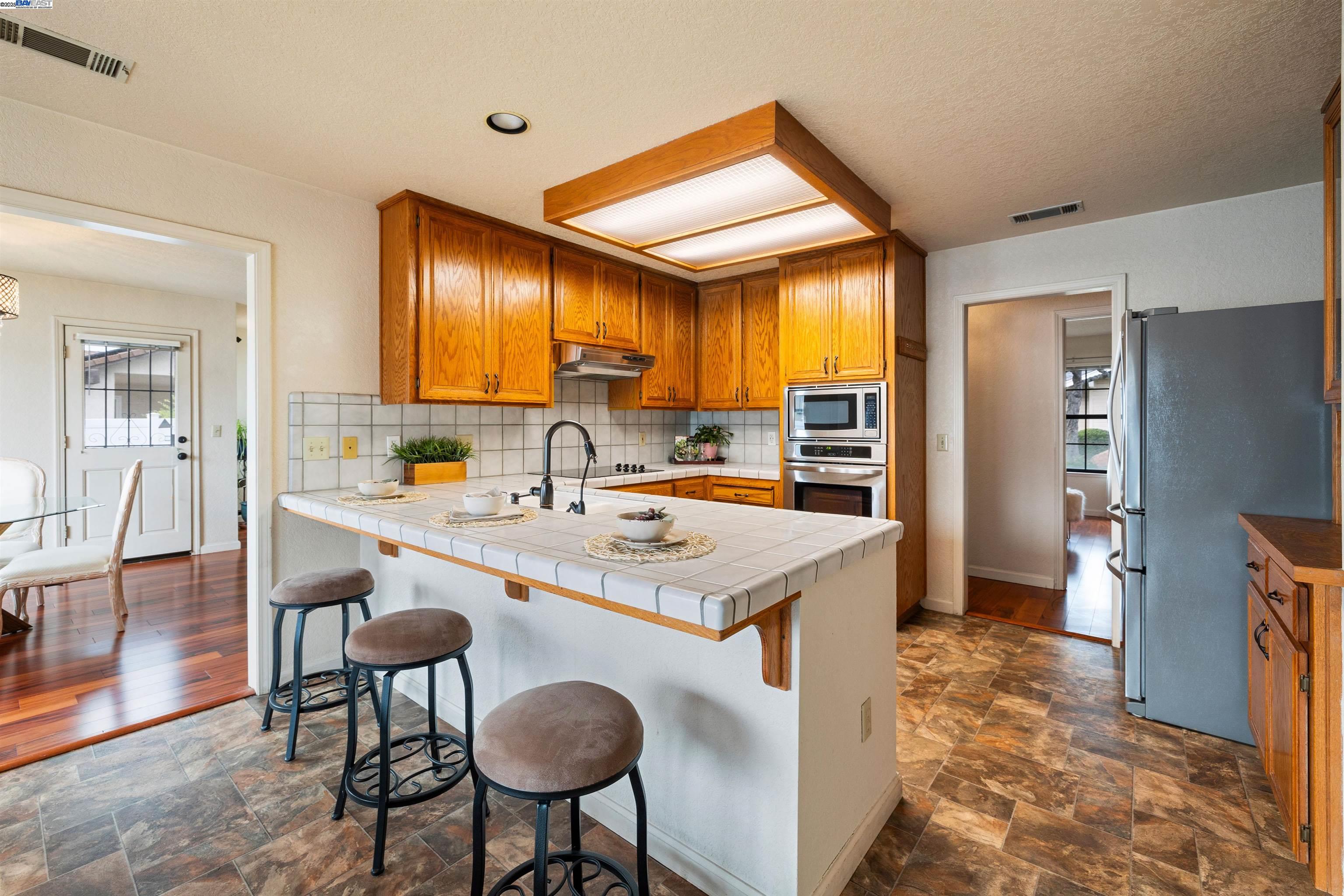 Detail Gallery Image 21 of 60 For 2190 Lady Clare Walk, Manteca,  CA 95336 - 2 Beds | 2 Baths