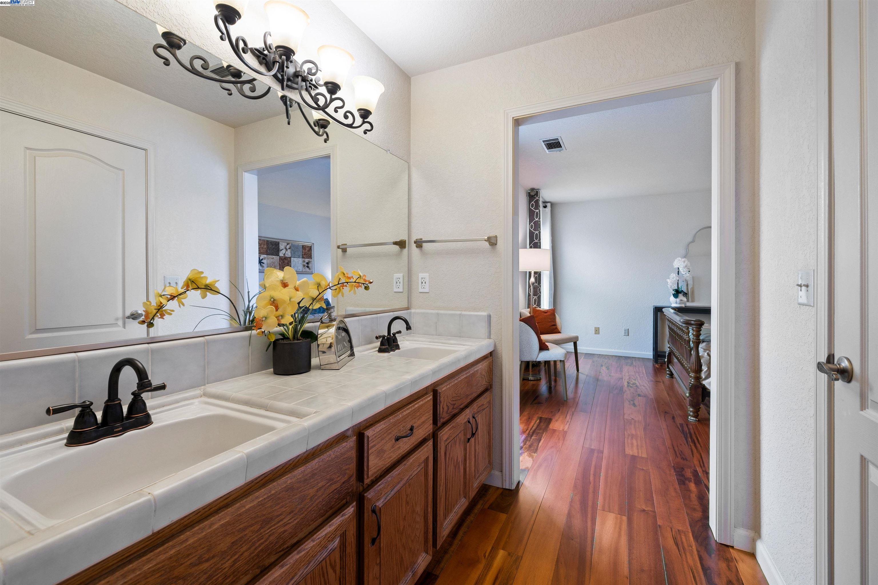 Detail Gallery Image 27 of 60 For 2190 Lady Clare Walk, Manteca,  CA 95336 - 2 Beds | 2 Baths
