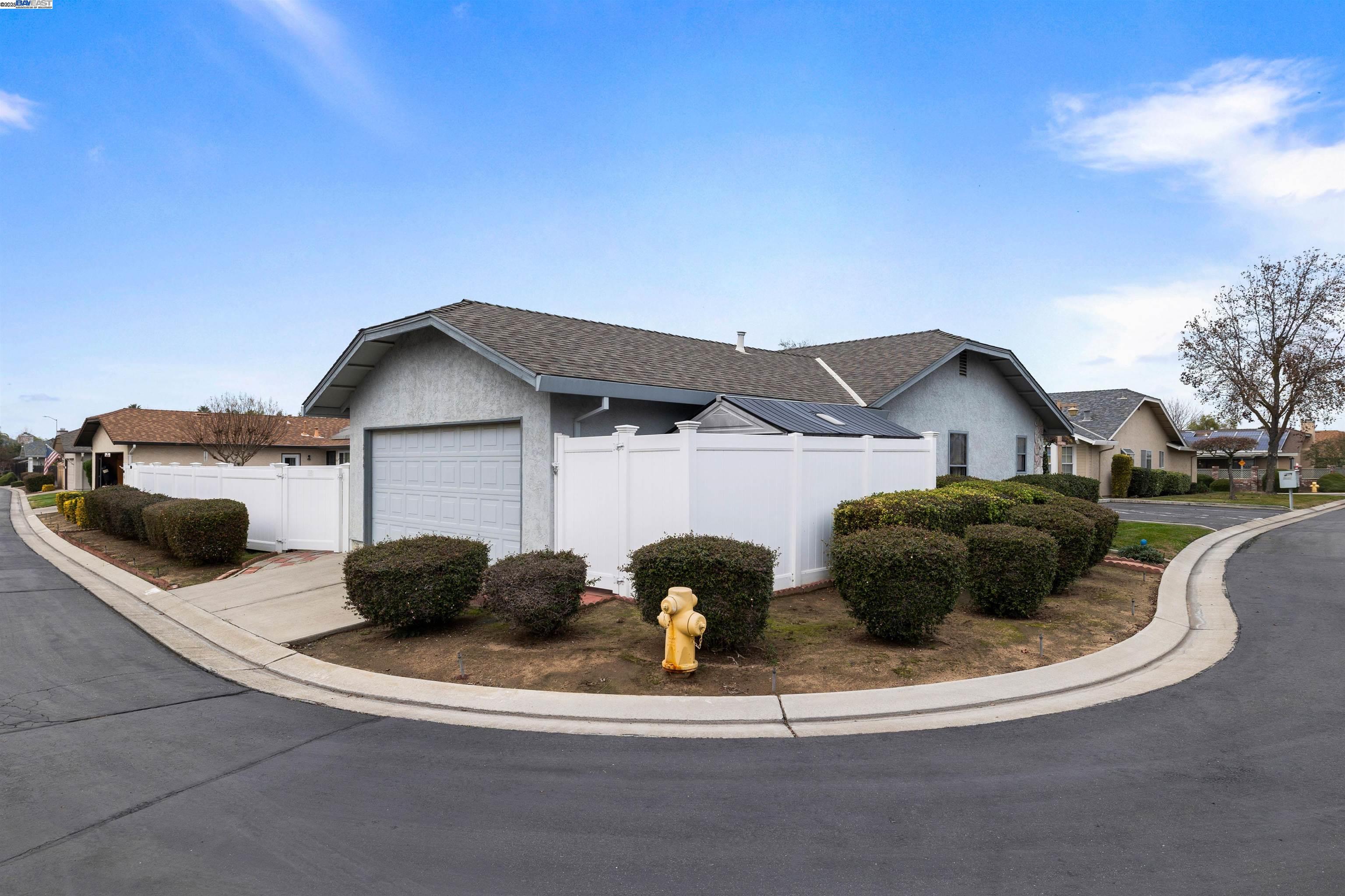 Detail Gallery Image 37 of 60 For 2190 Lady Clare Walk, Manteca,  CA 95336 - 2 Beds | 2 Baths