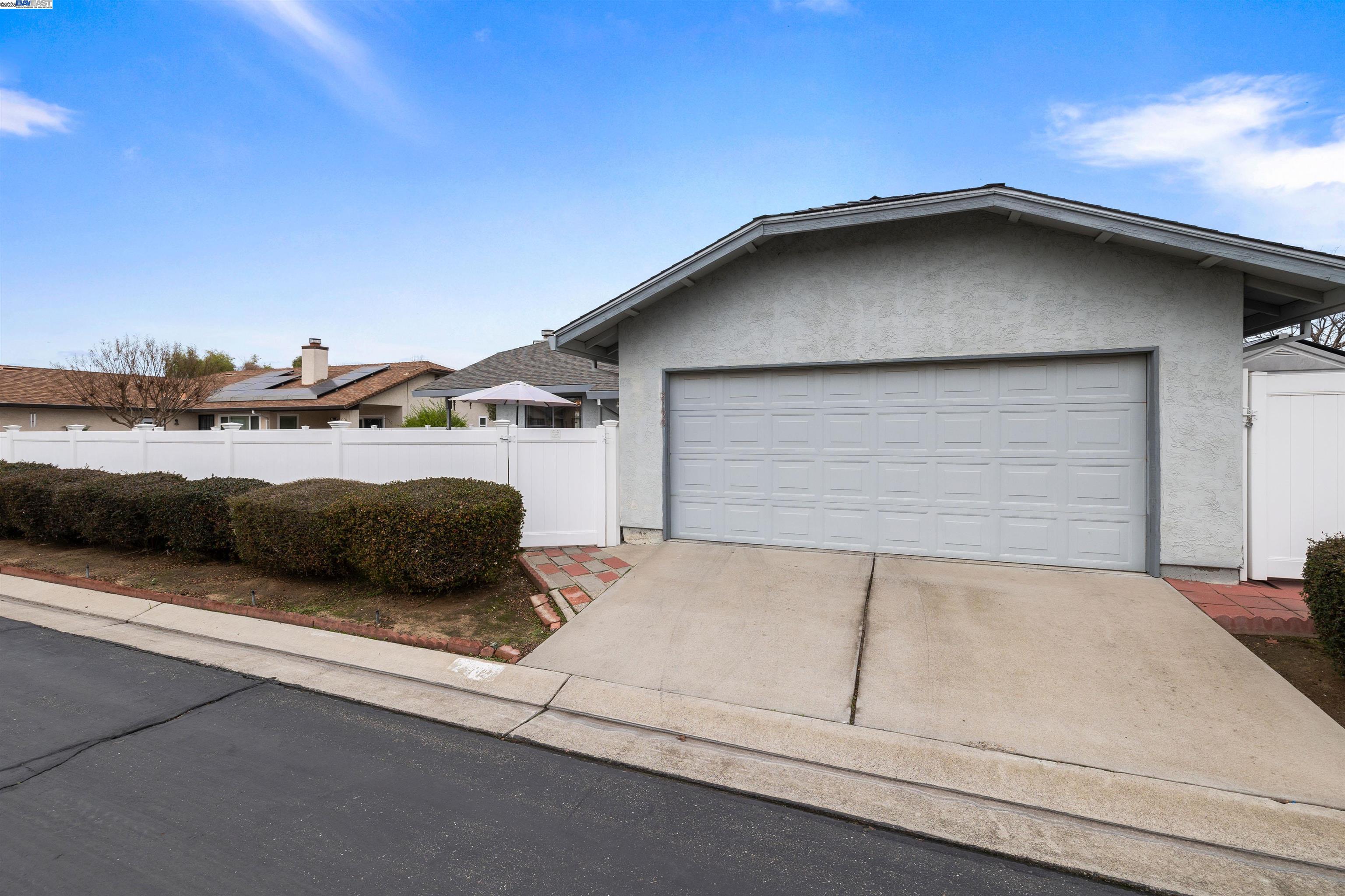 Detail Gallery Image 38 of 60 For 2190 Lady Clare Walk, Manteca,  CA 95336 - 2 Beds | 2 Baths