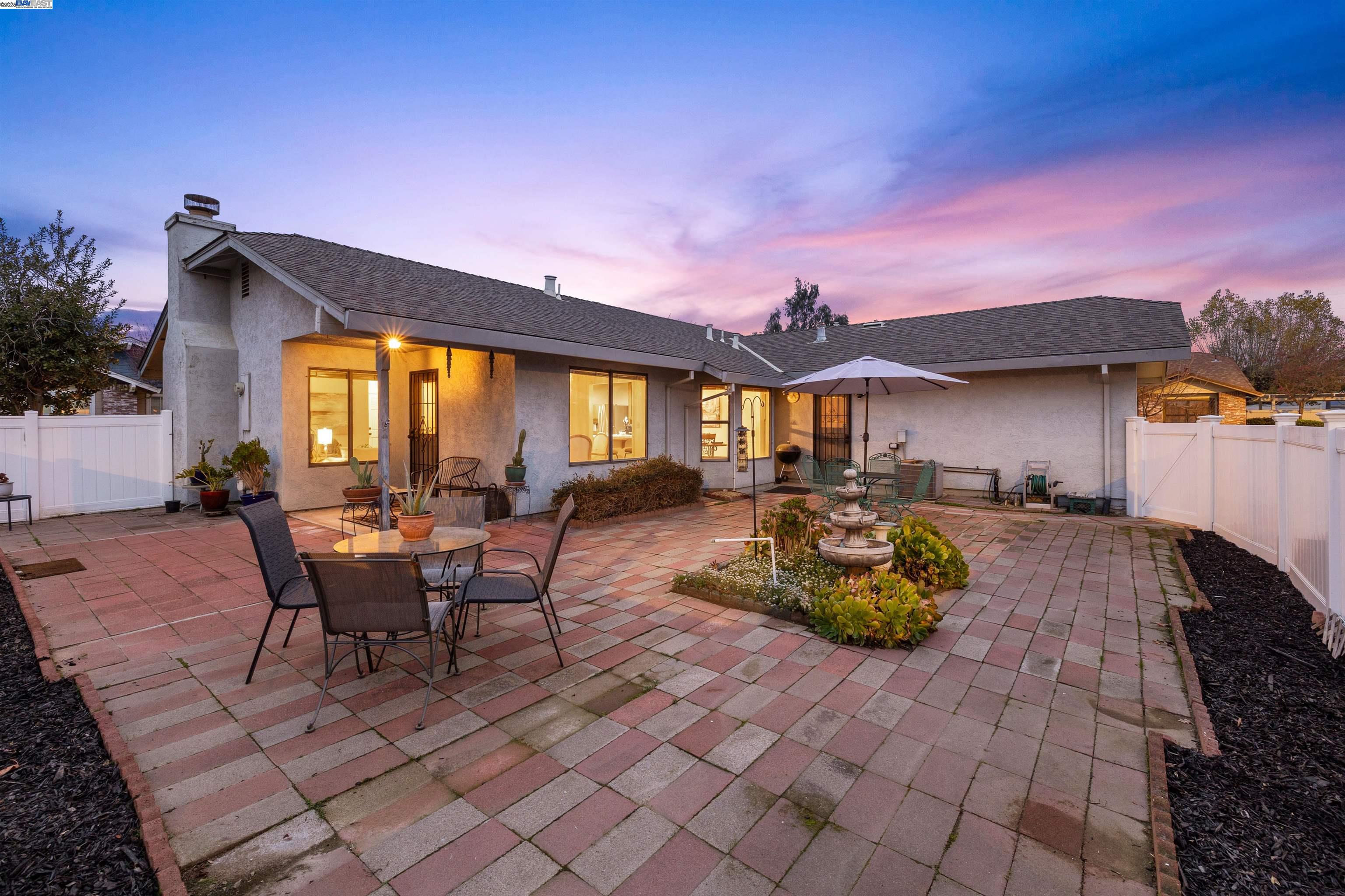 Detail Gallery Image 40 of 60 For 2190 Lady Clare Walk, Manteca,  CA 95336 - 2 Beds | 2 Baths