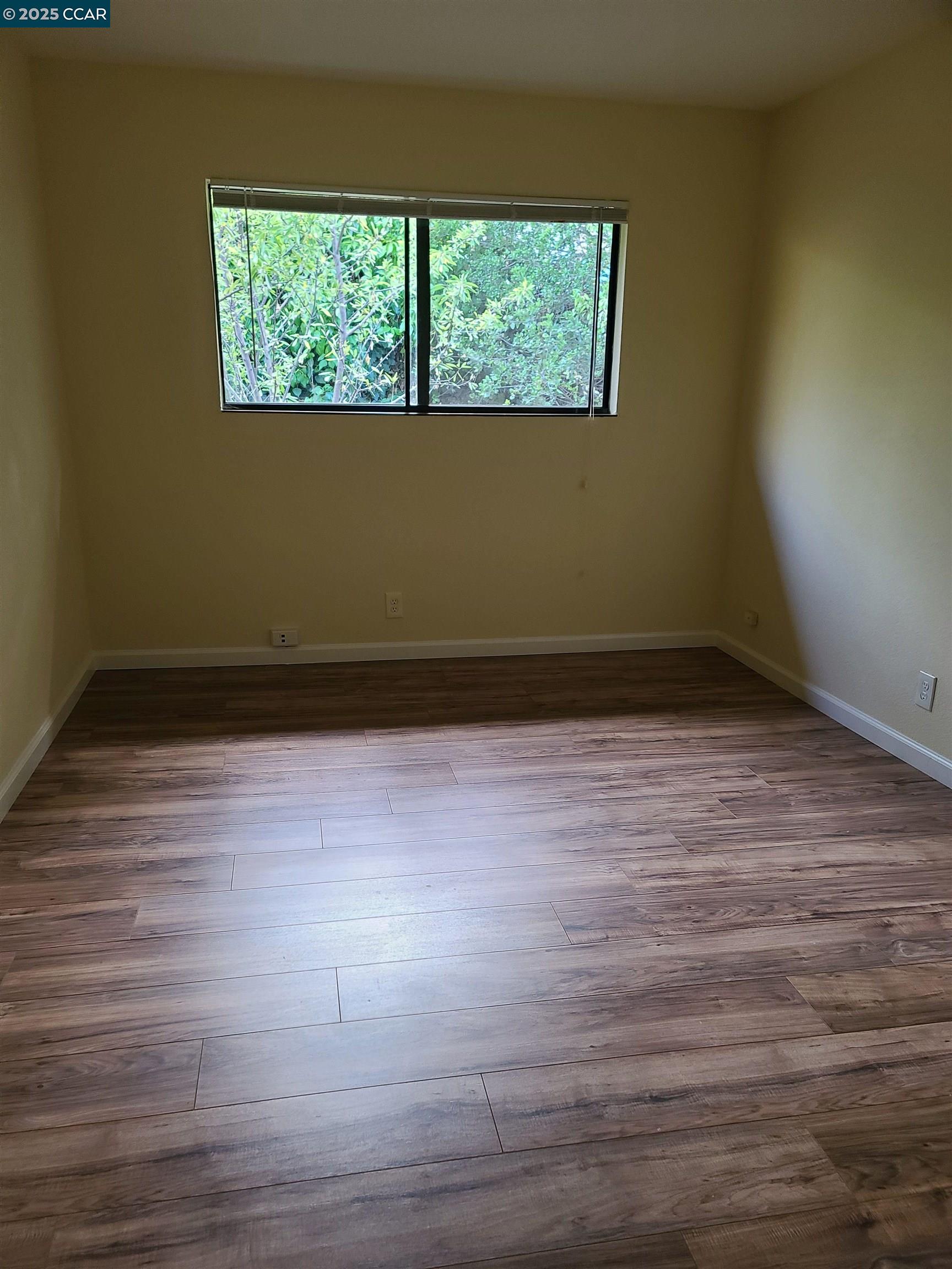 Detail Gallery Image 5 of 7 For 124 Benson Avenue #2,  Vallejo,  CA 94590 - 2 Beds | 1 Baths