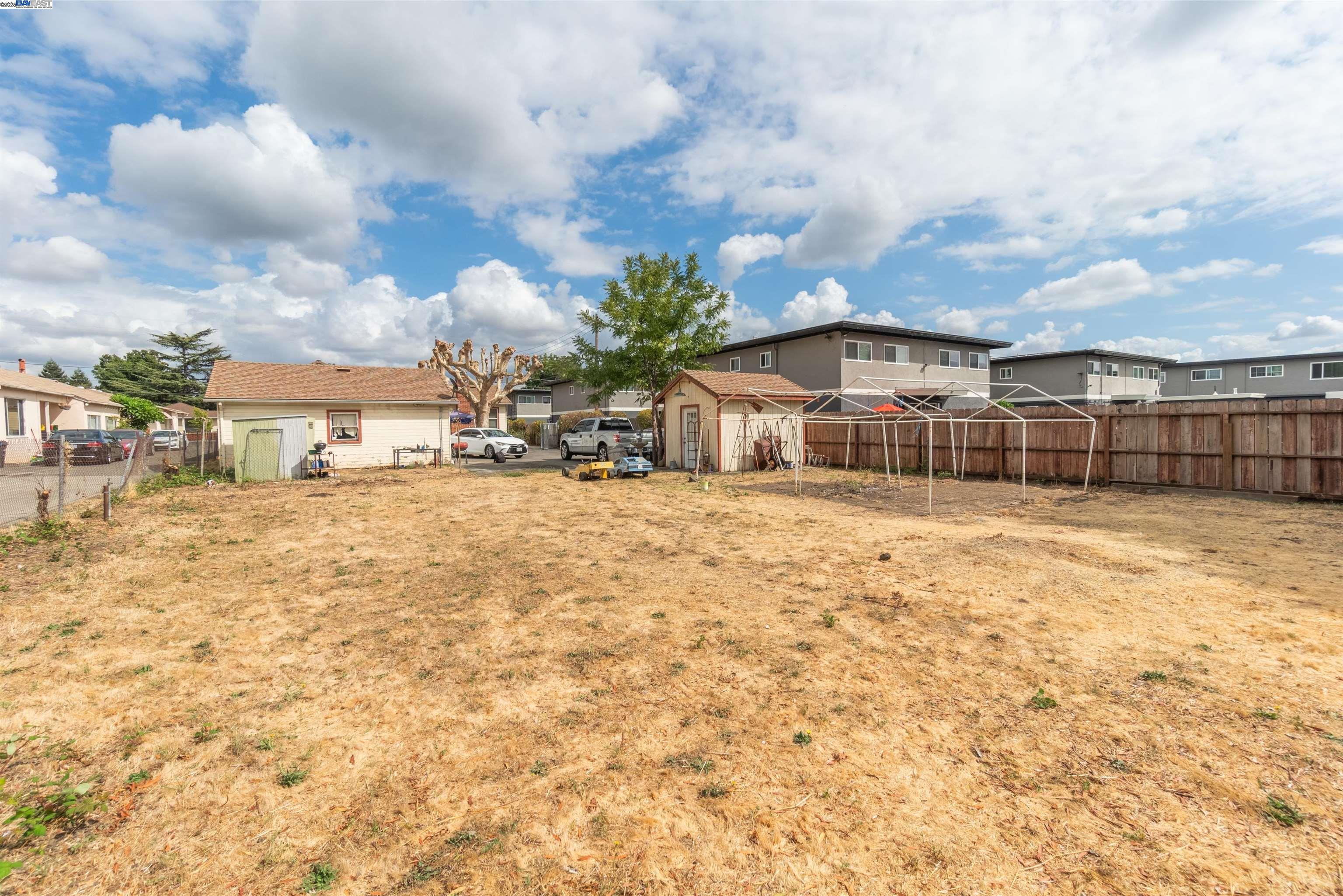 Detail Gallery Image 3 of 12 For 20393 Anita Ave, Castro Valley,  CA 94546 - – Beds | – Baths