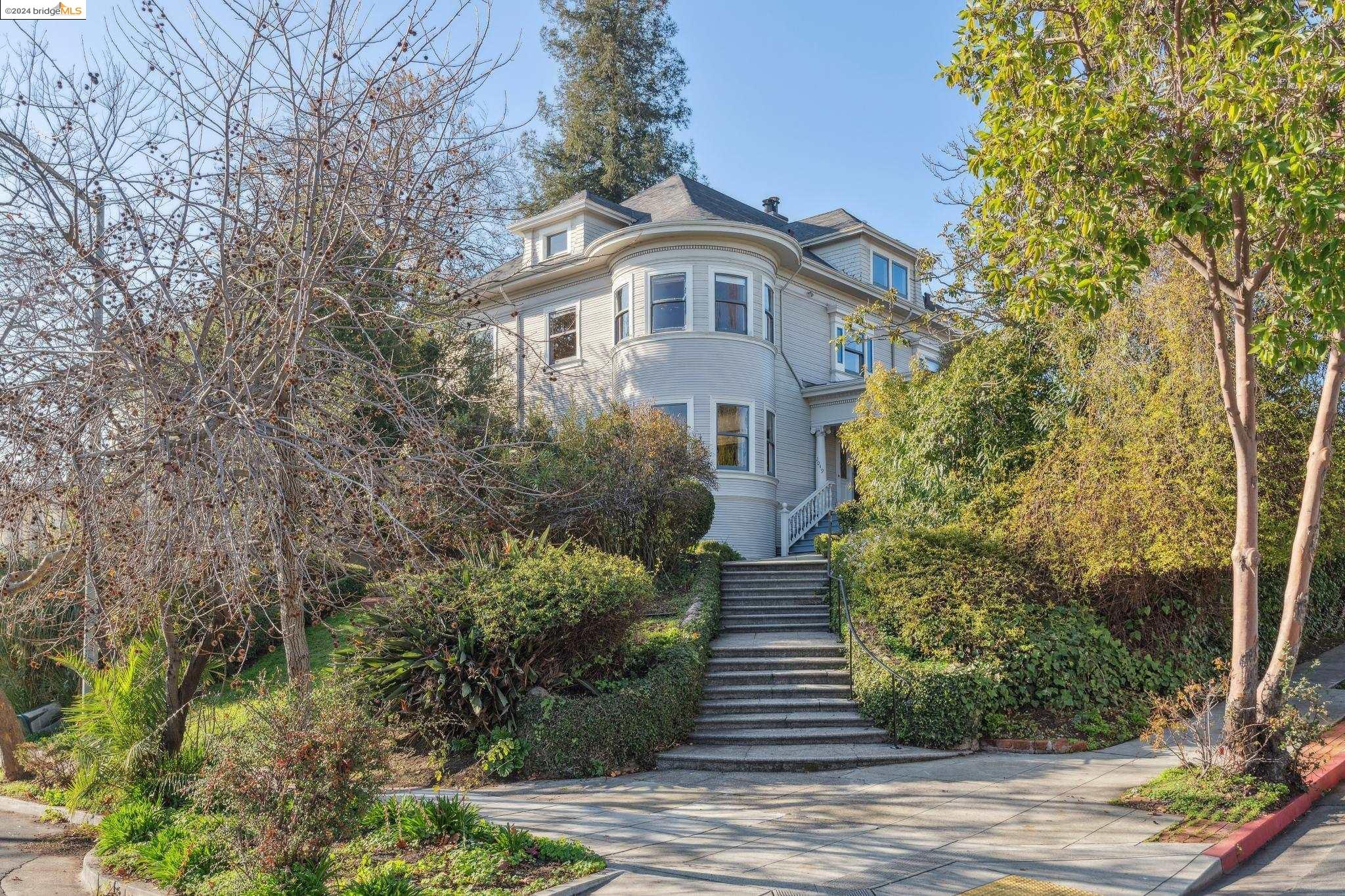 2049 10th Ave