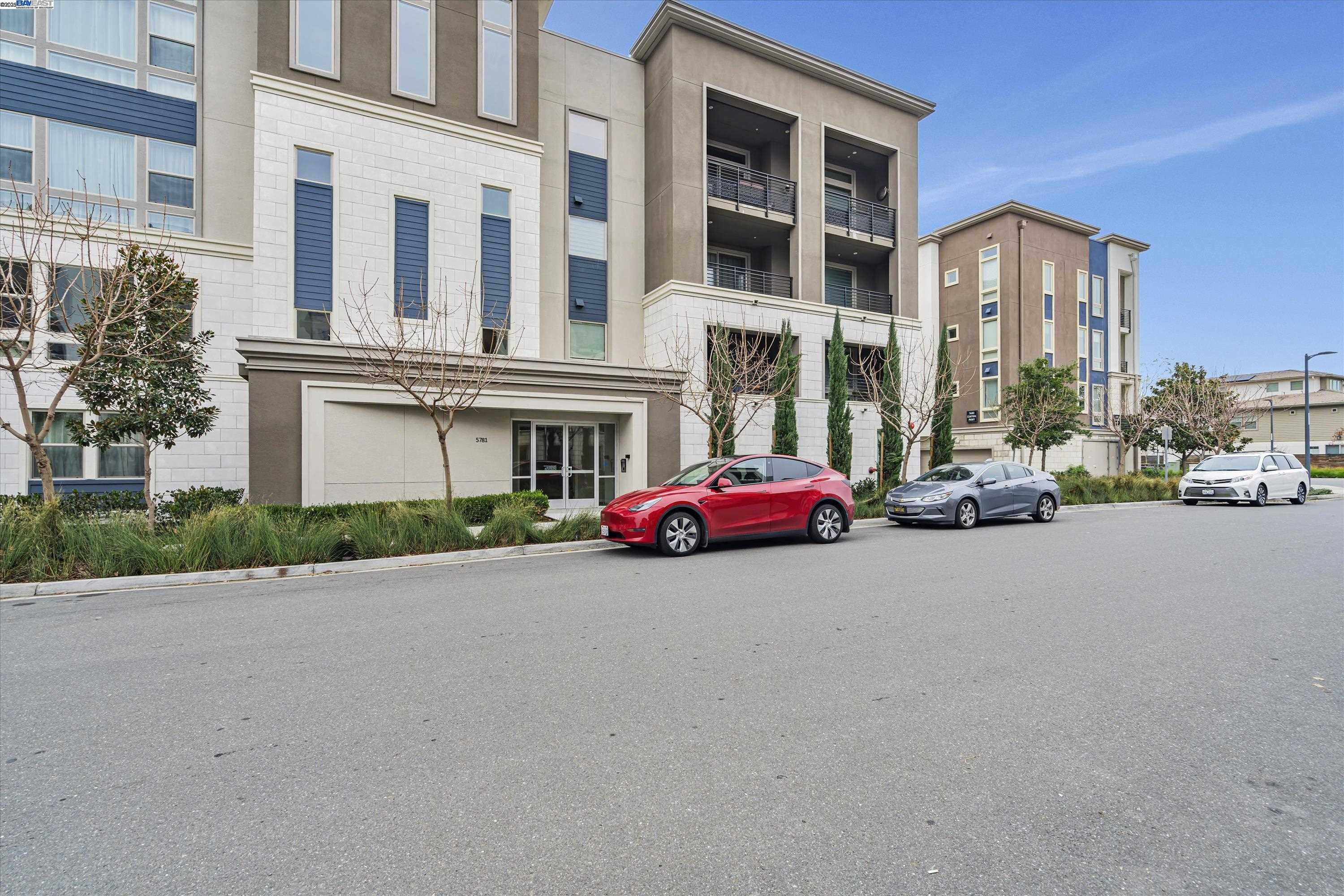 MLS: 41081757 Condo For Sale