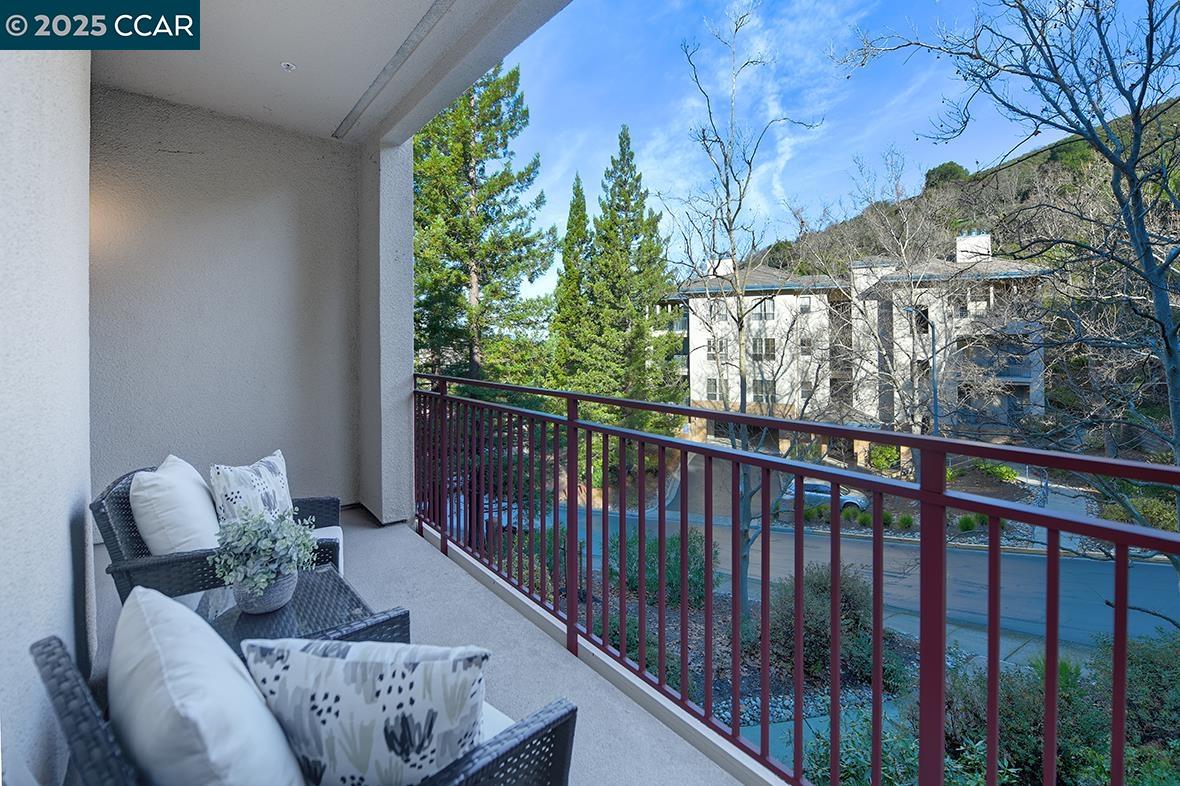 MLS: 41081763 Condo For Sale