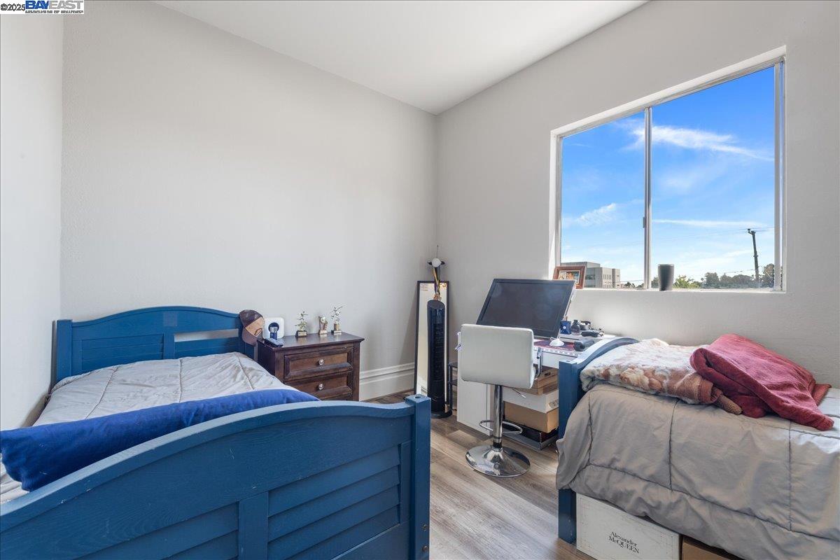 Detail Gallery Image 17 of 52 For 3214 13th Ave, Oakland,  CA 94610 - 4 Beds | 2 Baths