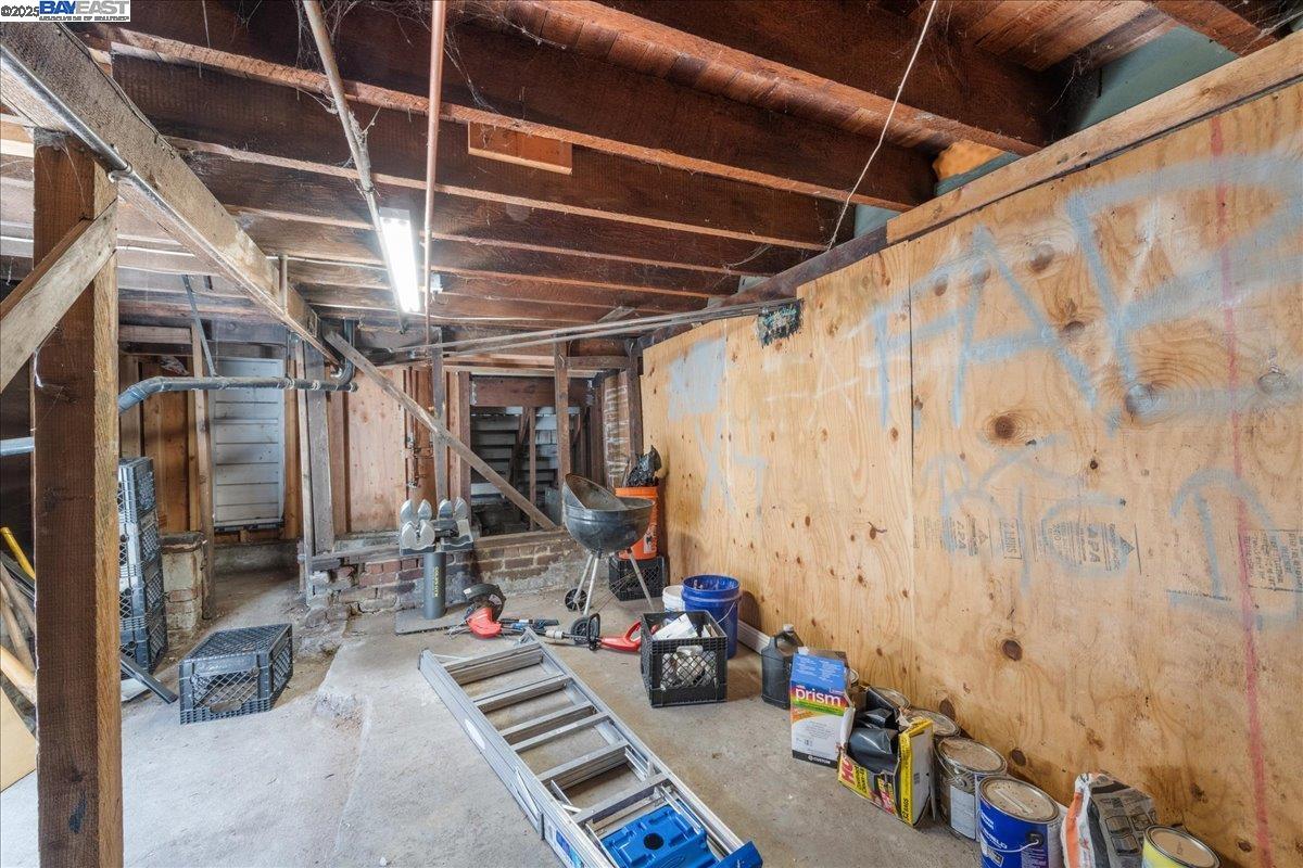 Detail Gallery Image 21 of 52 For 3214 13th Ave, Oakland,  CA 94610 - 4 Beds | 2 Baths