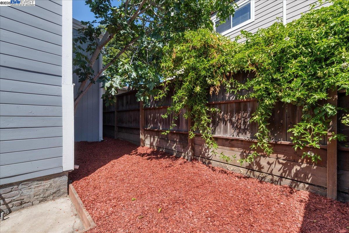 Detail Gallery Image 40 of 52 For 3214 13th Ave, Oakland,  CA 94610 - 4 Beds | 2 Baths