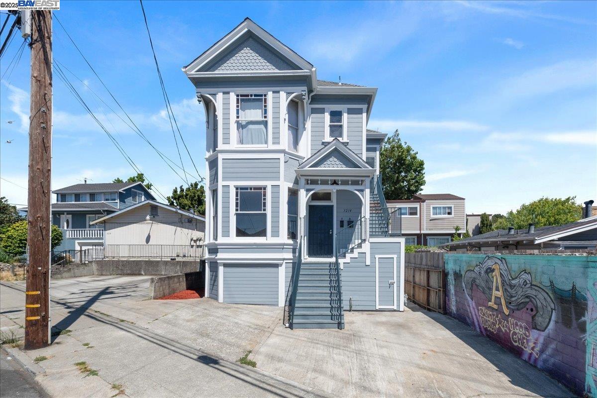 Detail Gallery Image 46 of 52 For 3214 13th Ave, Oakland,  CA 94610 - 4 Beds | 2 Baths