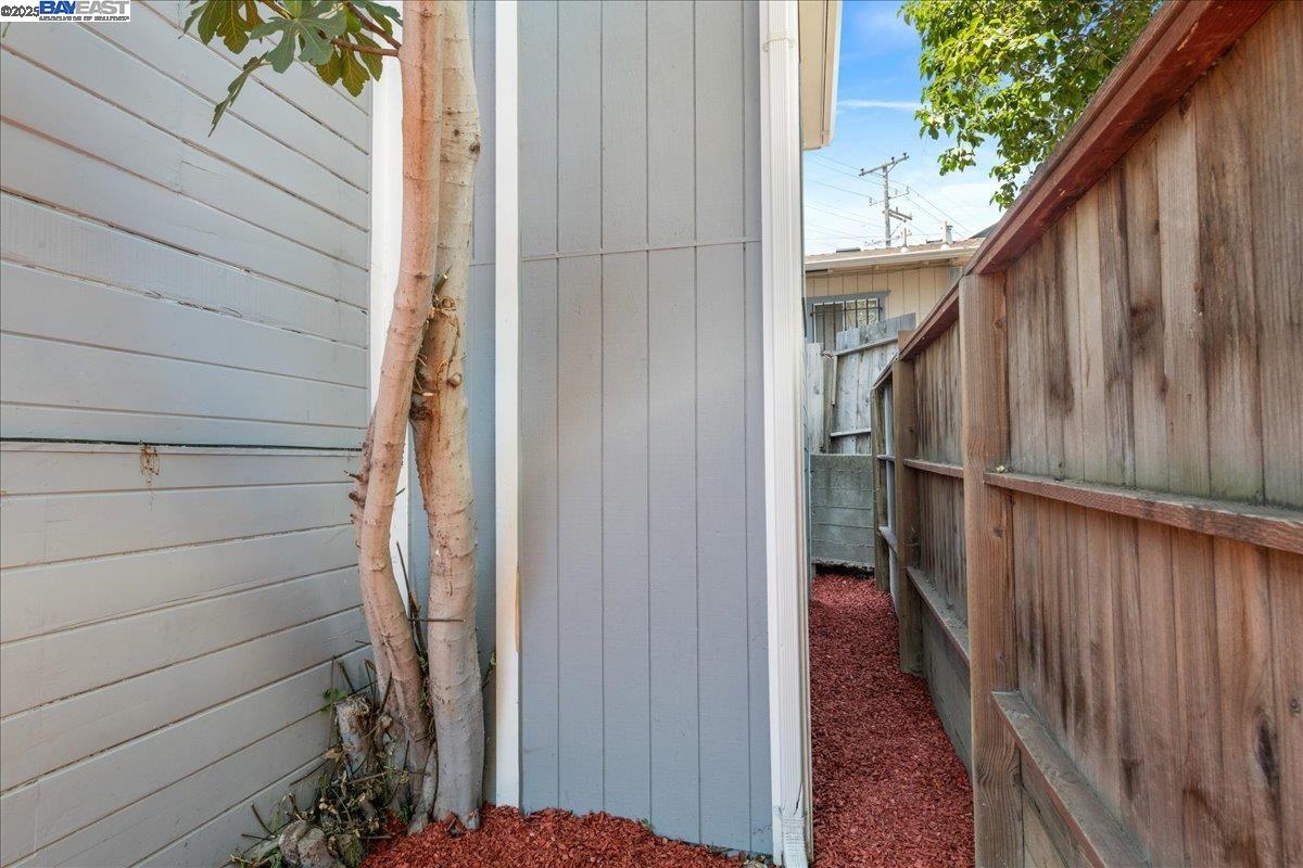 Detail Gallery Image 28 of 51 For 3214 13th Ave, Oakland,  CA 94610 - – Beds | – Baths