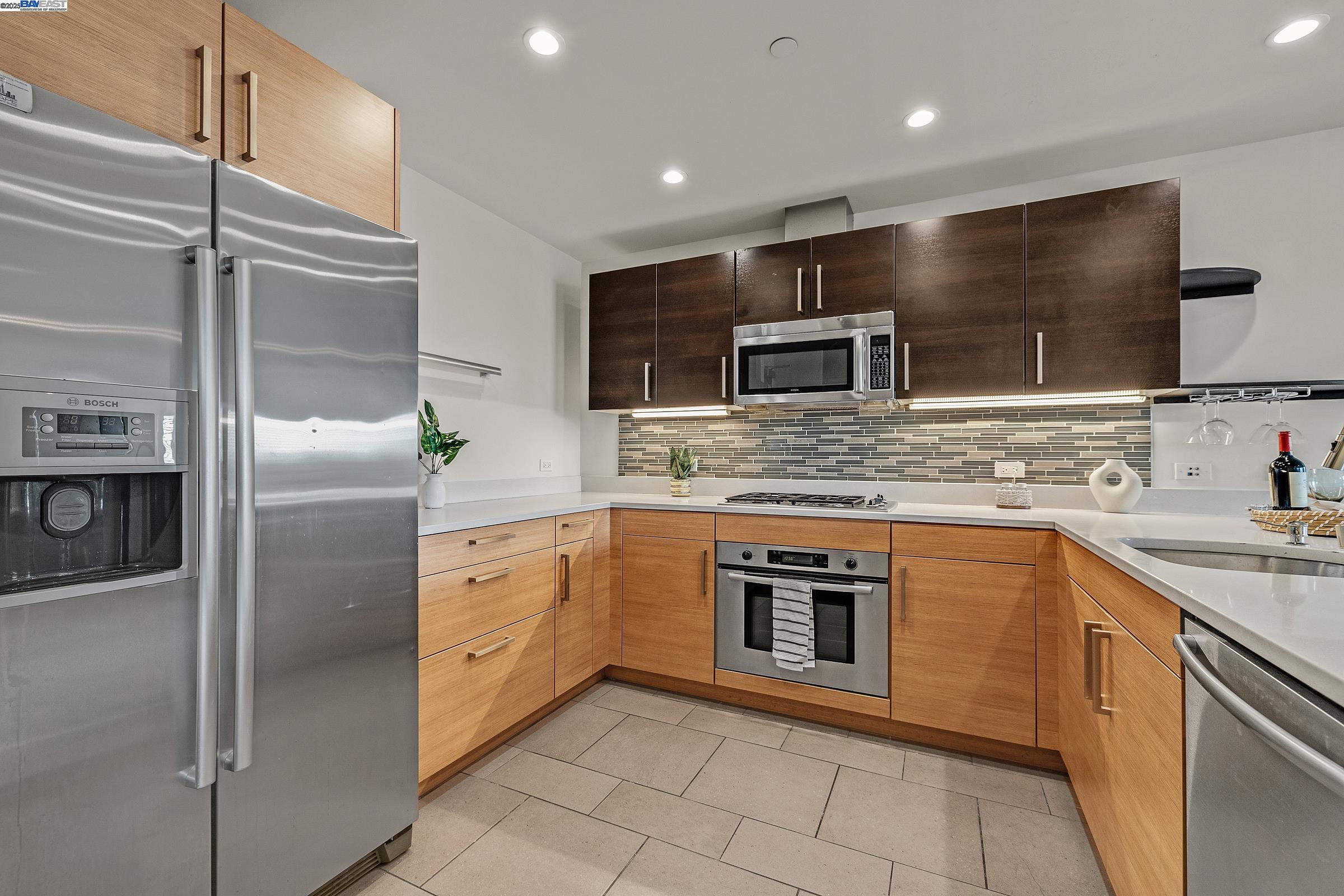 More Details about MLS # 41081779 : 6465 SAN PABLO AVE # 405