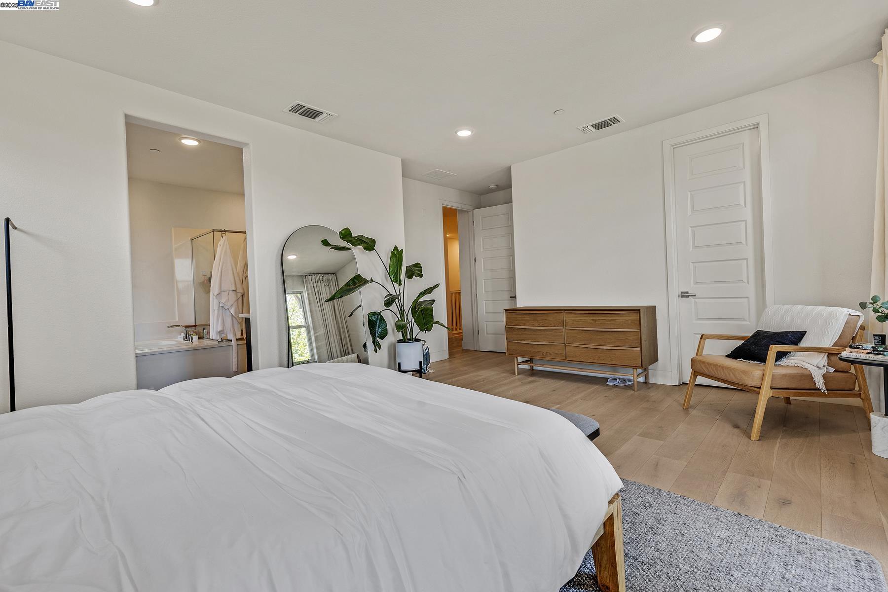 Photo #15: 41081814 Listing: Photo #15