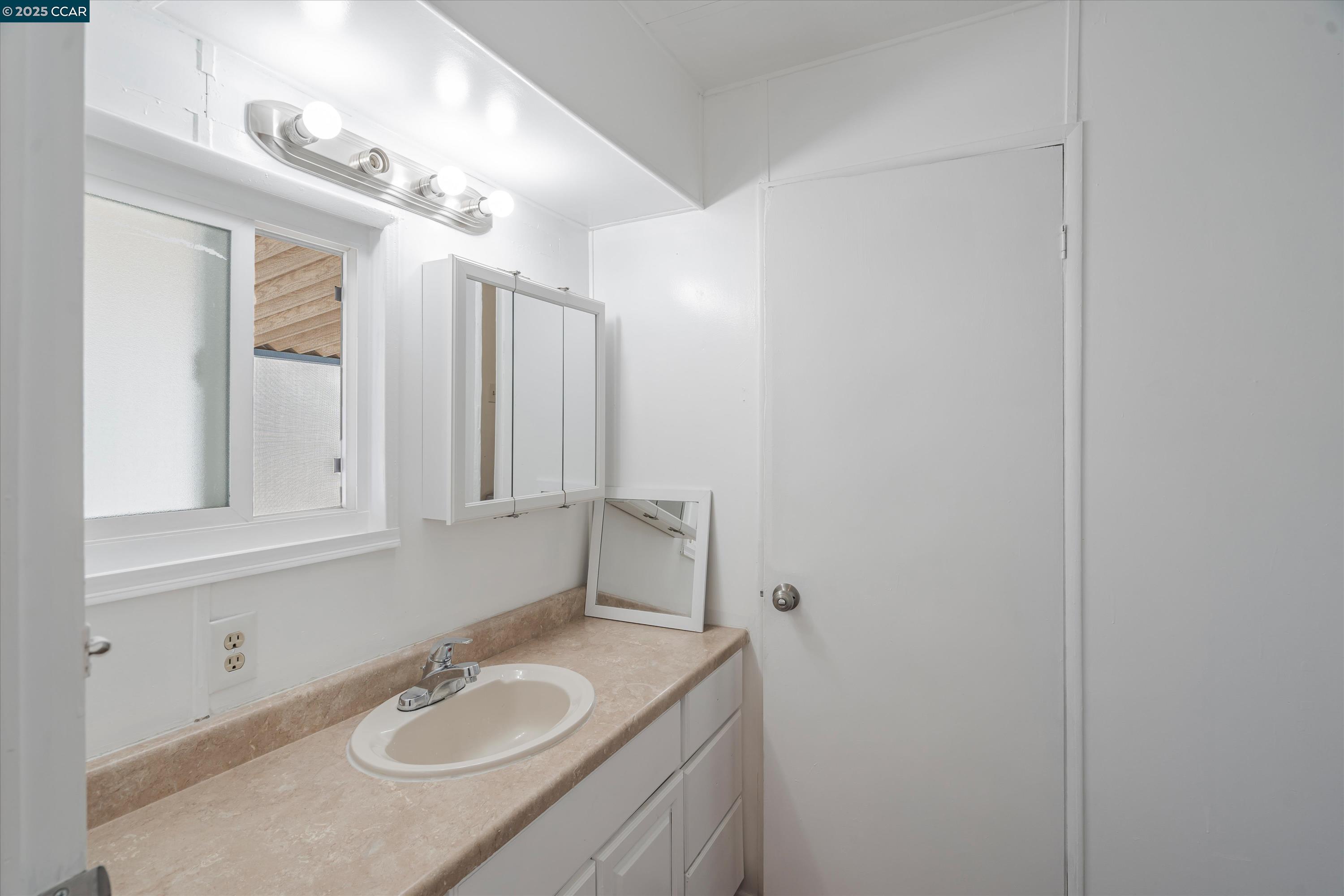 Detail Gallery Image 33 of 45 For 394 Chateau La Salle Dr #394,  San Jose,  CA 95111 - 2 Beds | 2 Baths