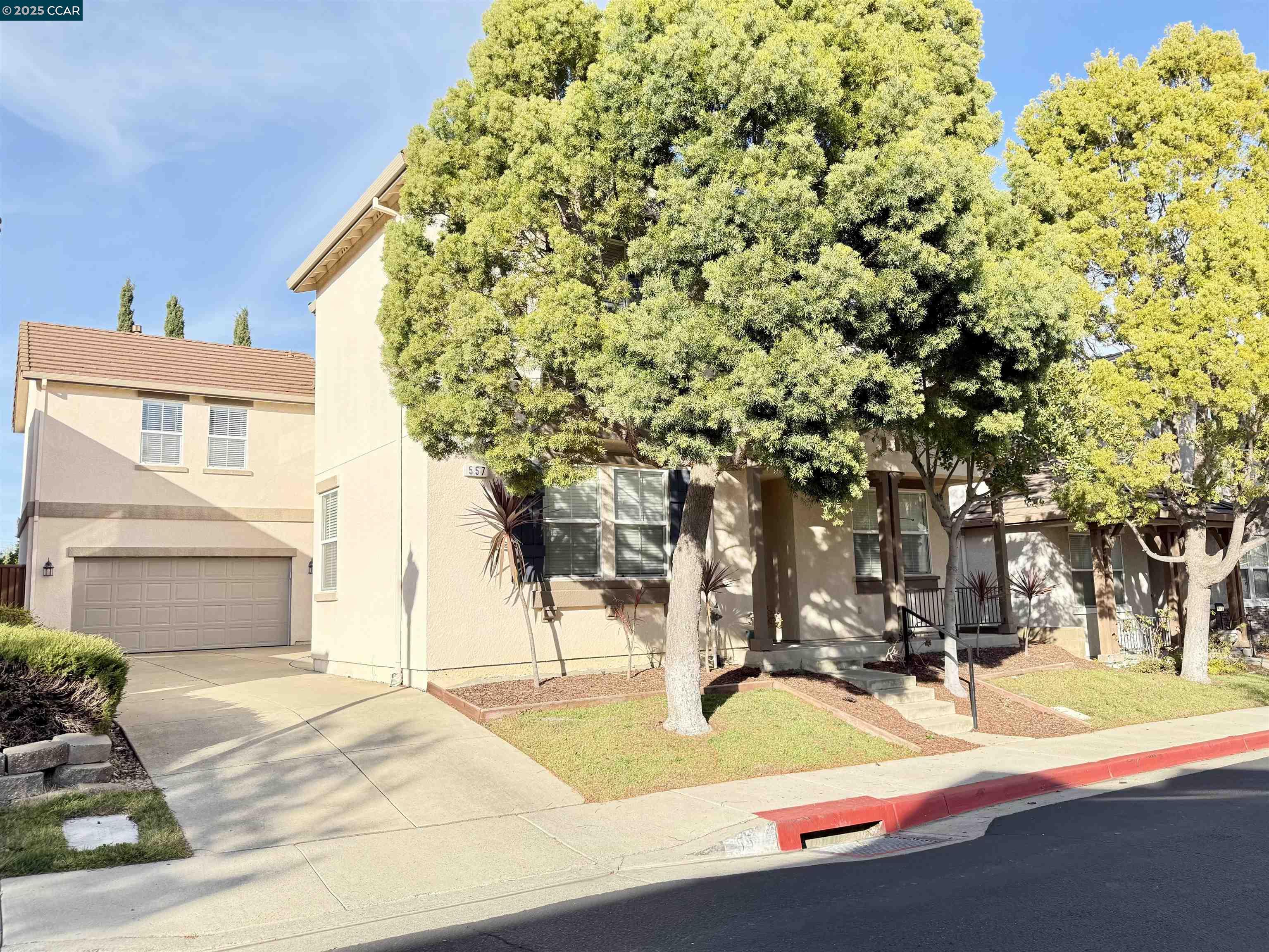 Photo of 557 Dutch Elm Dr, Hercules, CA 94547