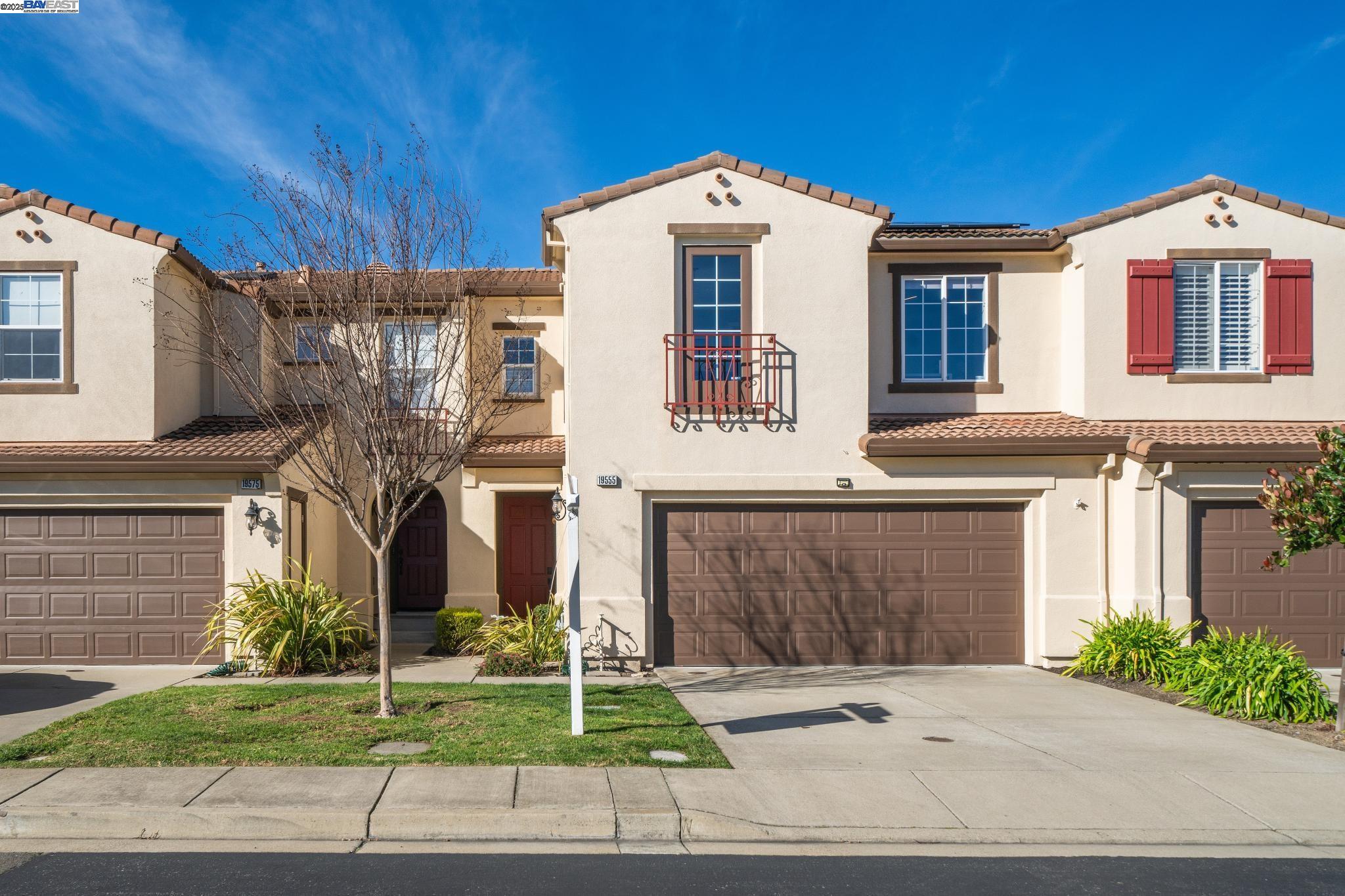 More Details about MLS # 41081866 : 19555 BUREN PL
