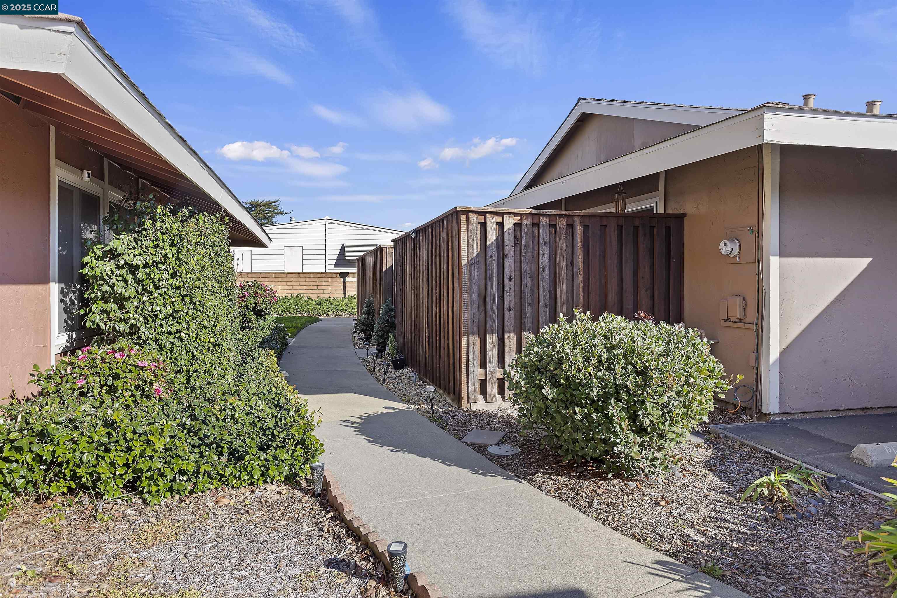 MLS: 41081871 Condo For Sale
