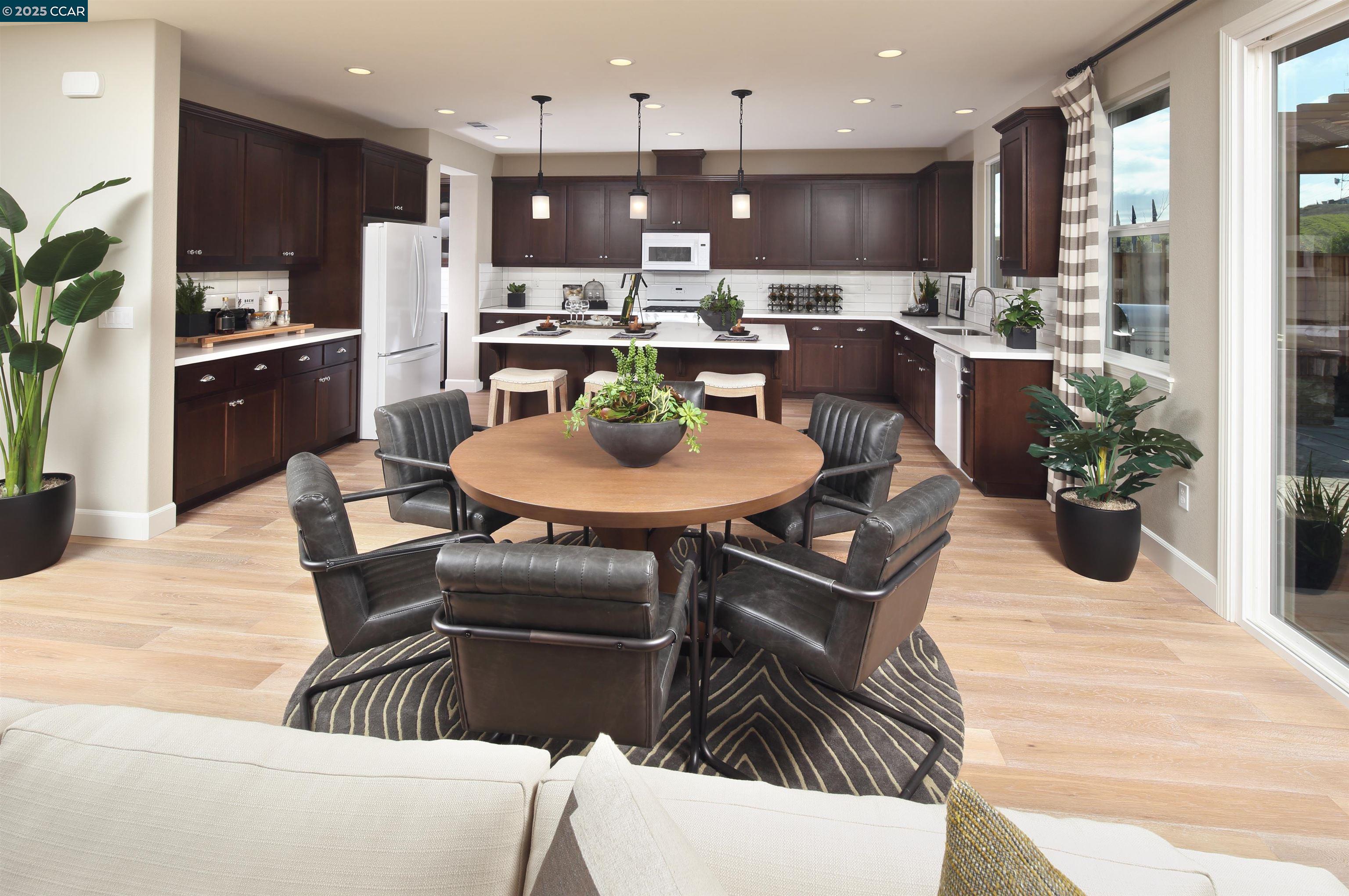 Detail Gallery Image 3 of 7 For 5445 Mountain Ridge Way, Antioch,  CA 94531 - 4 Beds | 3/1 Baths