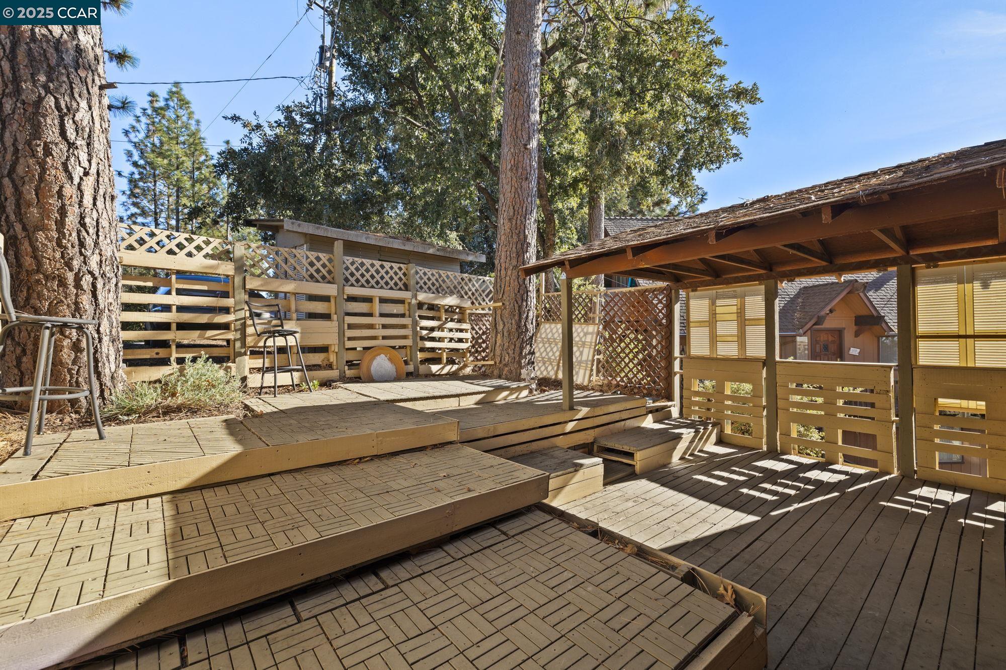 Detail Gallery Image 13 of 22 For 18957 Stag Circle, Tuolumne,  CA 95579-979 - 3 Beds | 3 Baths